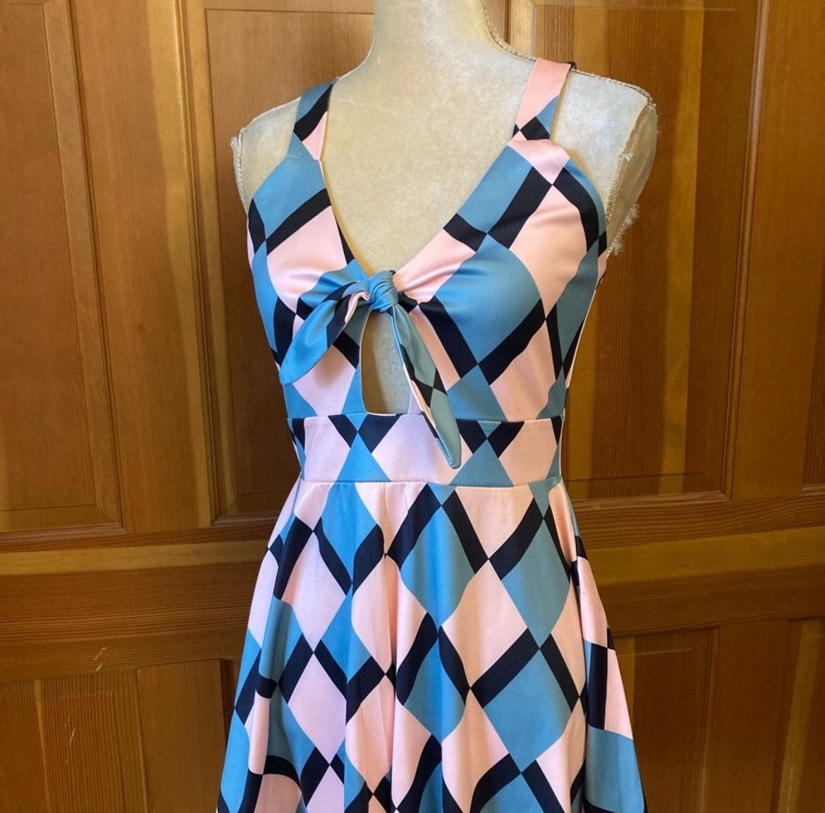 Designer × Other NWT, Lavishly Paris Woman’s Designer Spaghetti Strap Romper Size 28" / US 6 / IT 42 - 4 Thumbnail