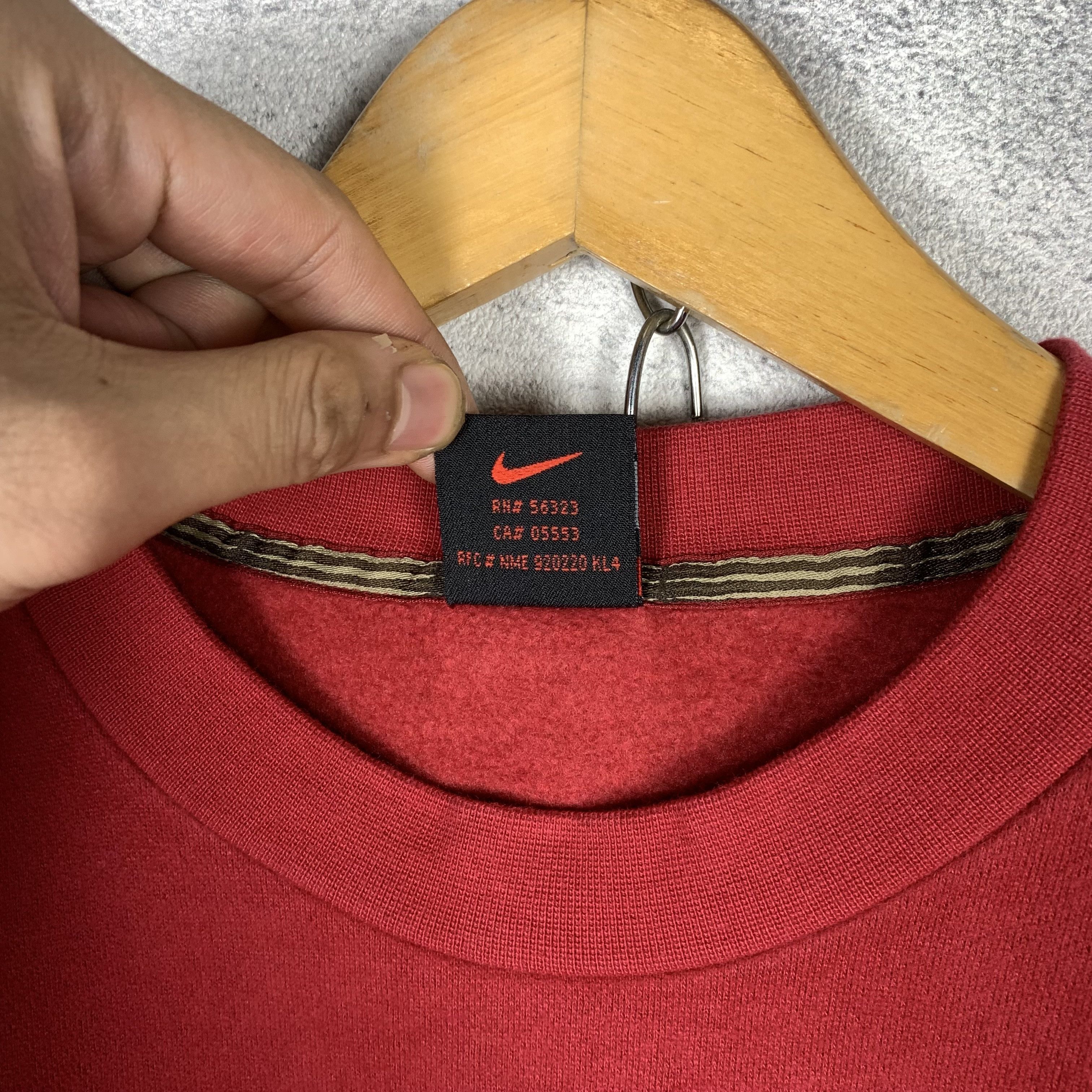 Nike Vintage Nike Y2K Sweatshirt Crewneck Size US M / EU 48-50 / 2 - 6 Thumbnail