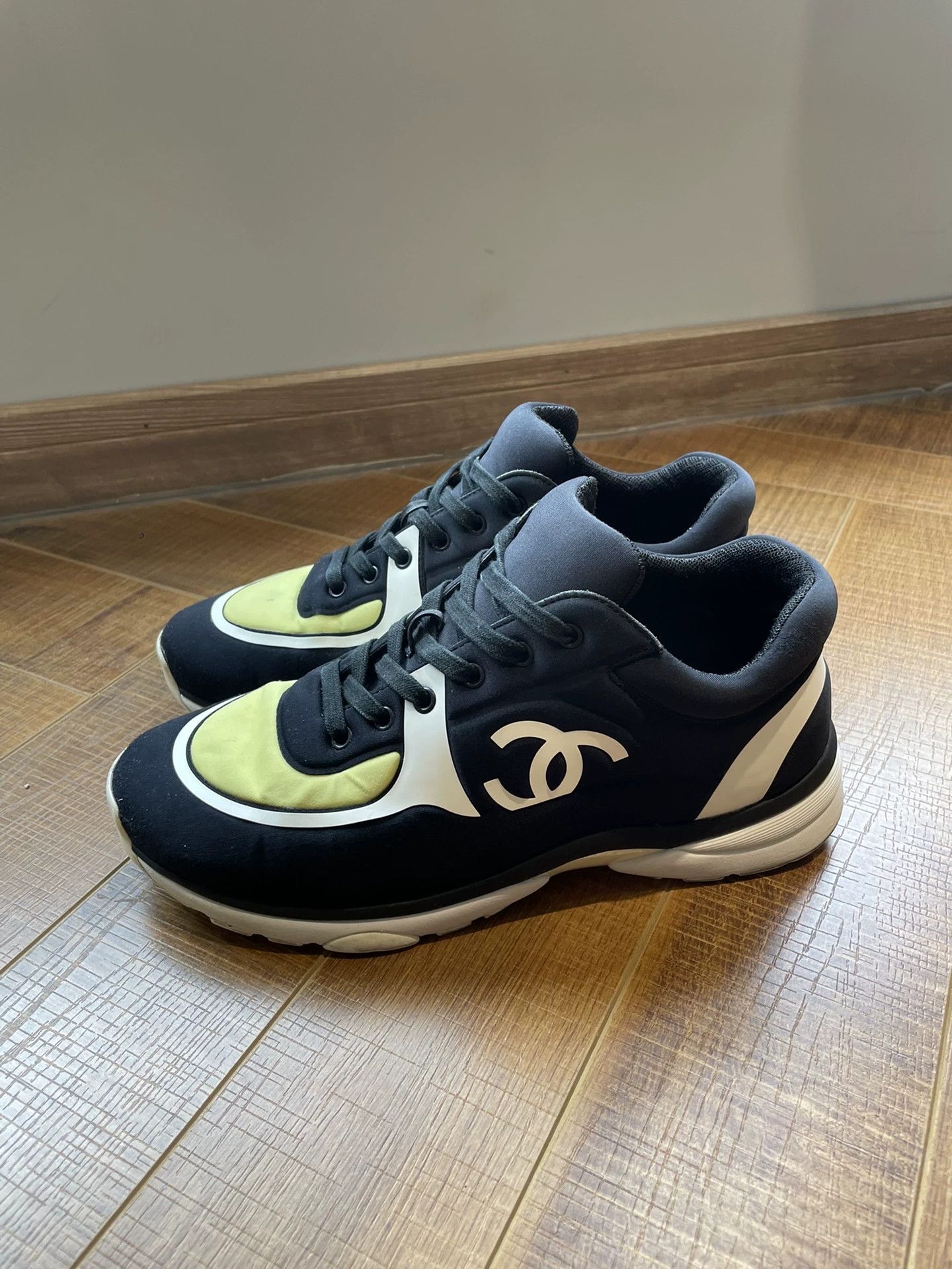 Chanel Chanel Low-Top Sneakers Size US 9 / EU 42 - 1 Thumbnail