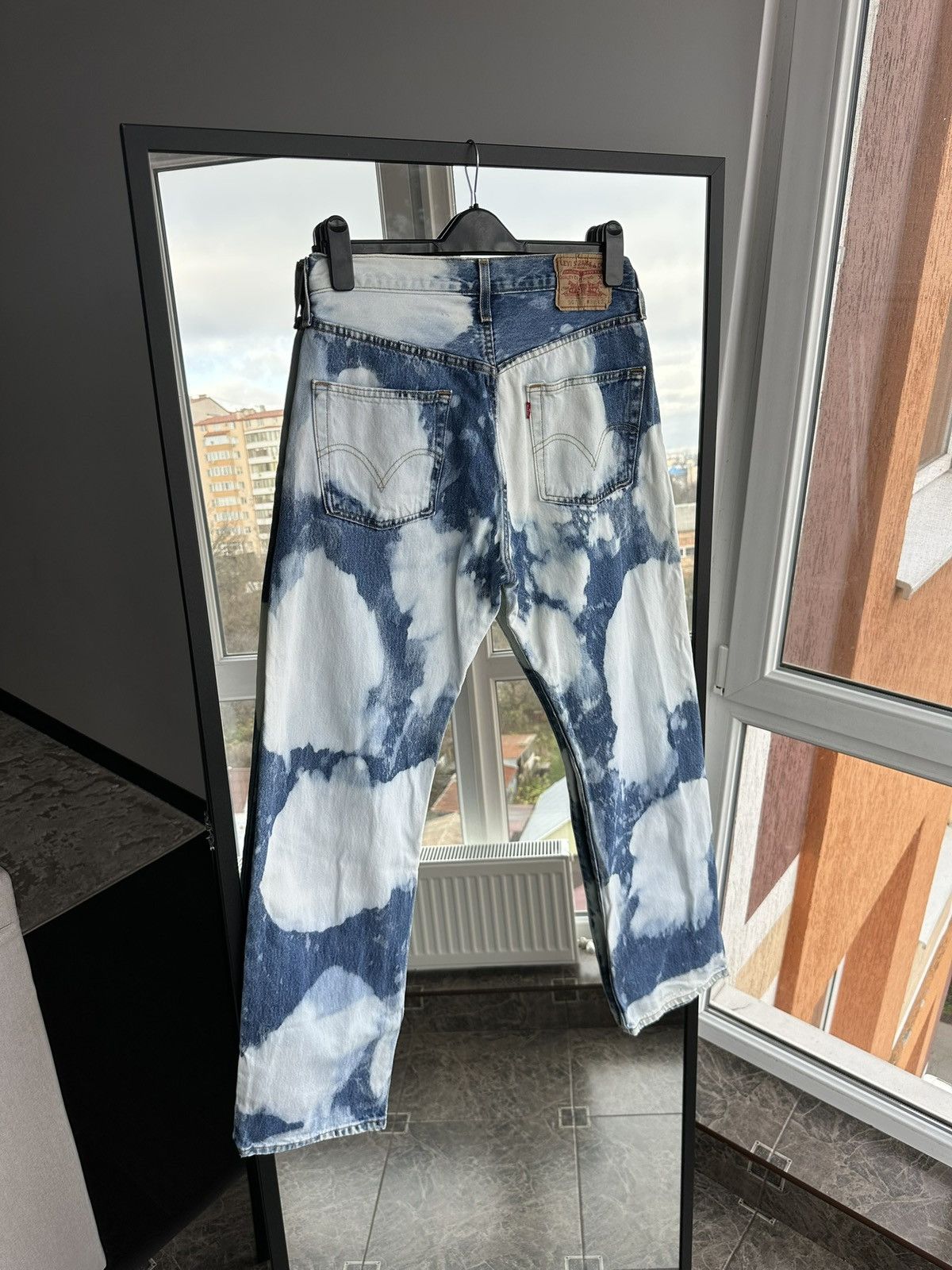 Levi's Vintage Levi’s 501 Tie-Die Bleached Custom Denim Mens Jeans Size US 32 / EU 48 - 9 Thumbnail