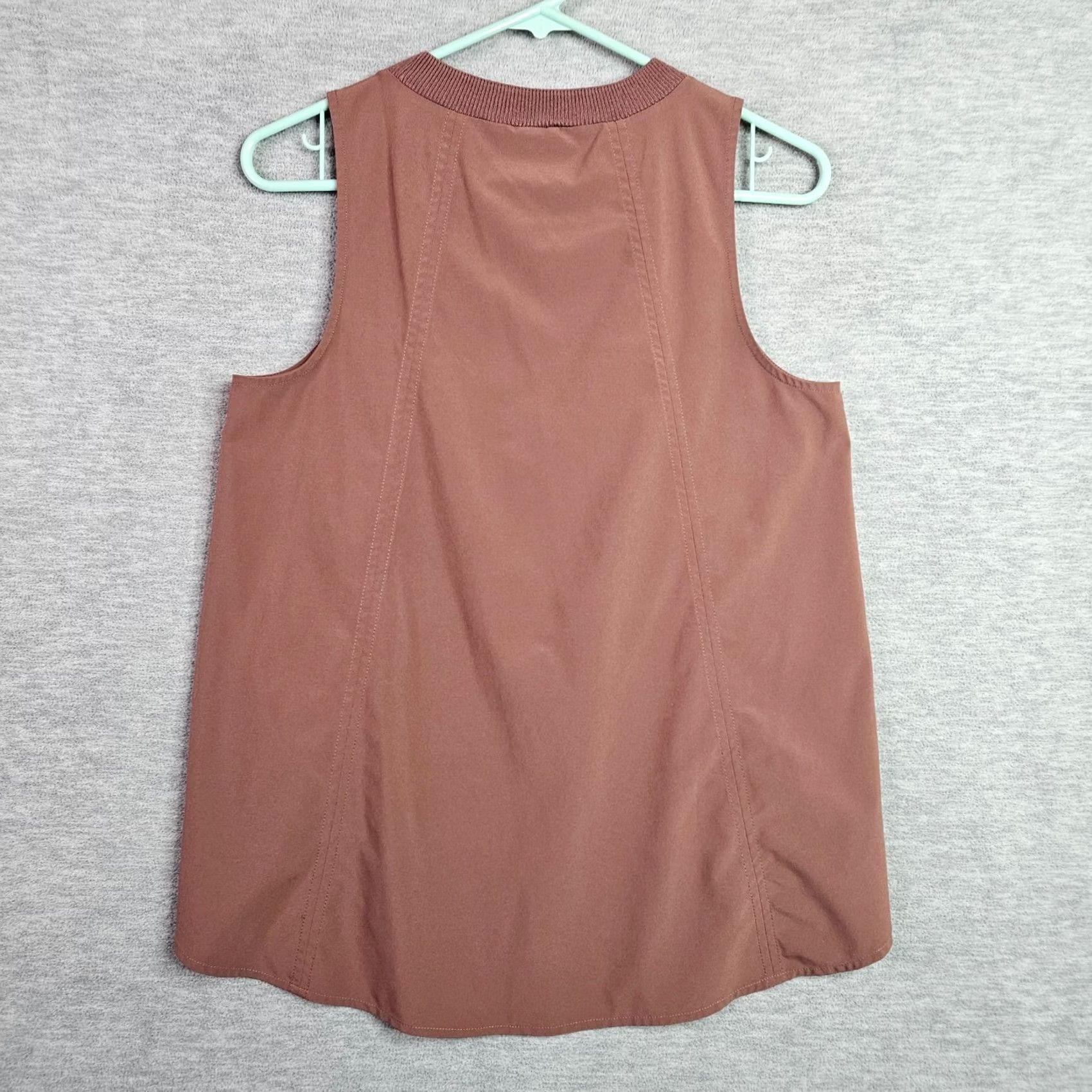 Athleta Athleta Tank XS Womens Brown Sleeveless Athletic Casual Shirt Shirt Tank Top Solid Polyester Athletic Fit XS Womens Boutiques 90s? Size XS / US 0-2 / IT 36-38 - 6 Thumbnail