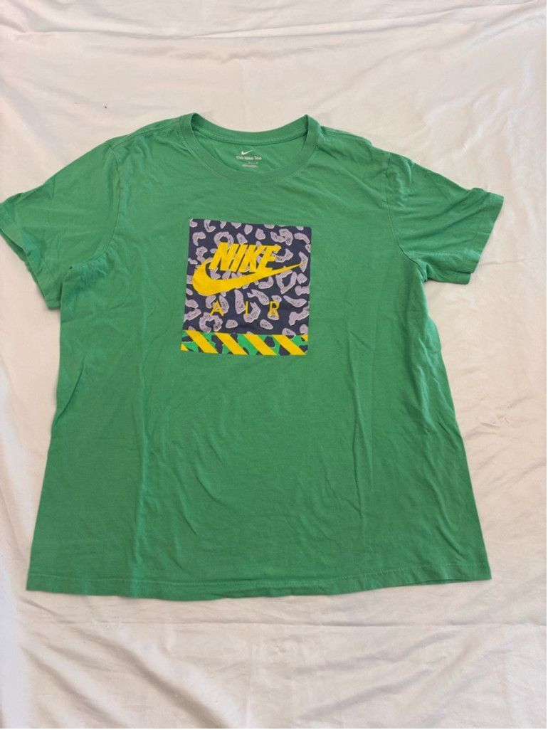 Nike Men's Nike Green Graphic T-Shirt Size L Size US L / EU 52-54 / 3 - 1 Thumbnail