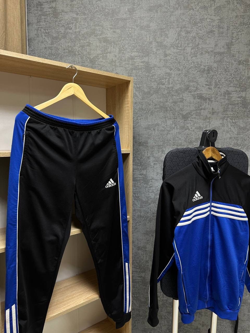 Adidas × Vintage Vintage Adidas Blue Sportswear Tracksuit Size US M / EU 48-50 / 2 - 9 Thumbnail
