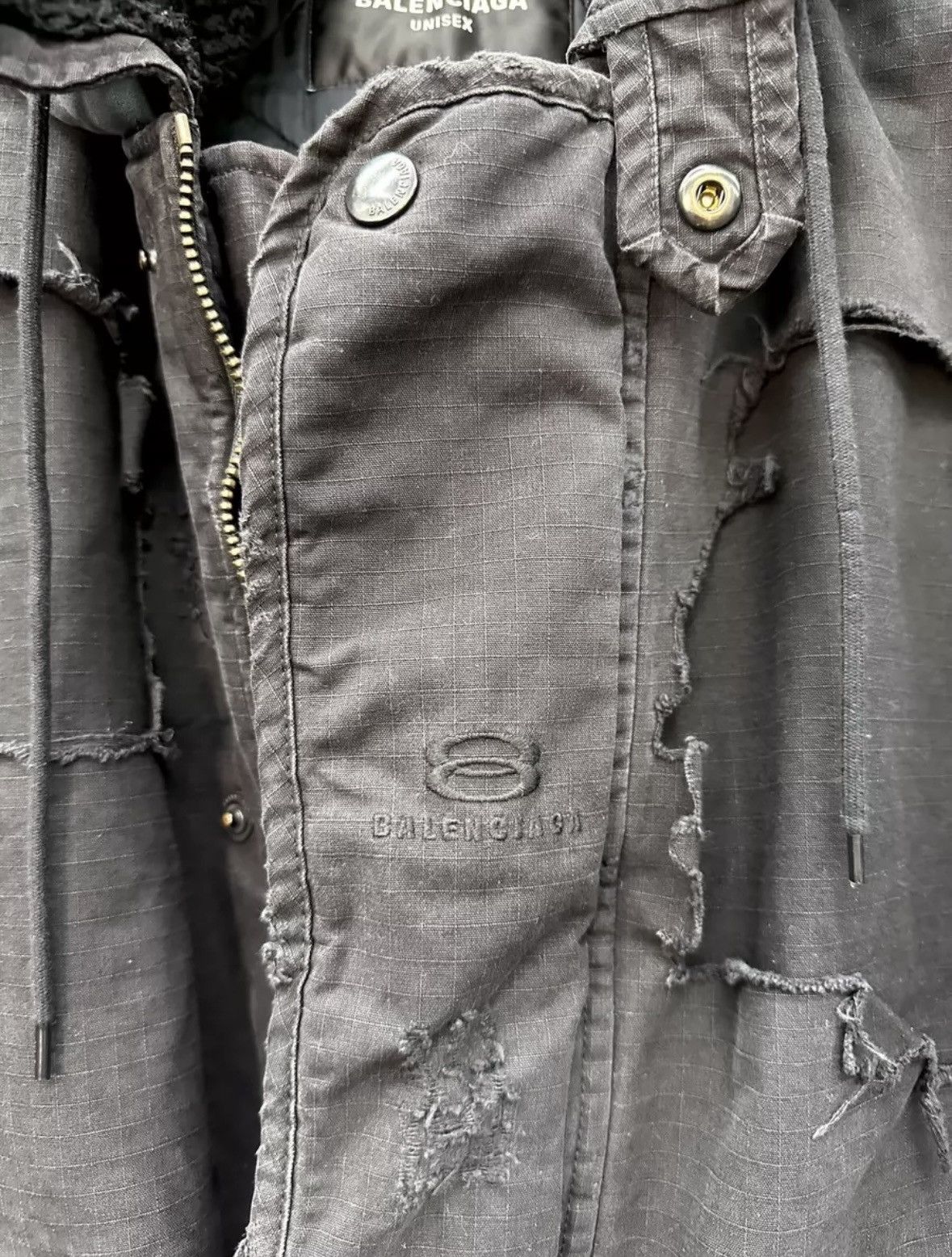 Balenciaga Balenciaga unity destroyed bomber Size US M / EU 48-50 / 2 - 5 Thumbnail