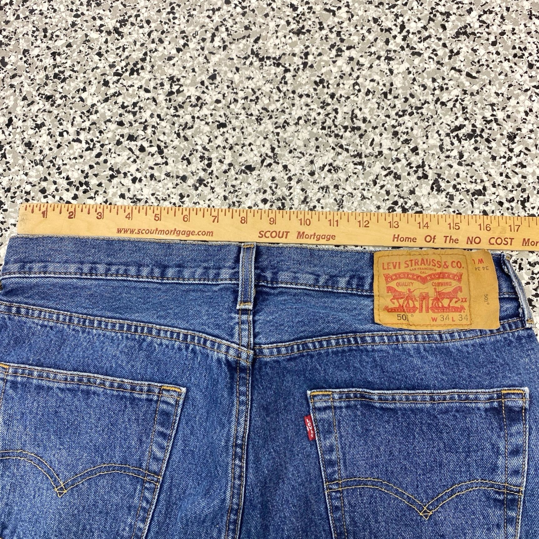 Levi's Levi's 501 XX Jeans Men 33x34 Blue Button Fly Straight Denim Cotton Regular 5-Pocket USA 501 Series Mens Straight Jeans Size US 33 - 5 Thumbnail