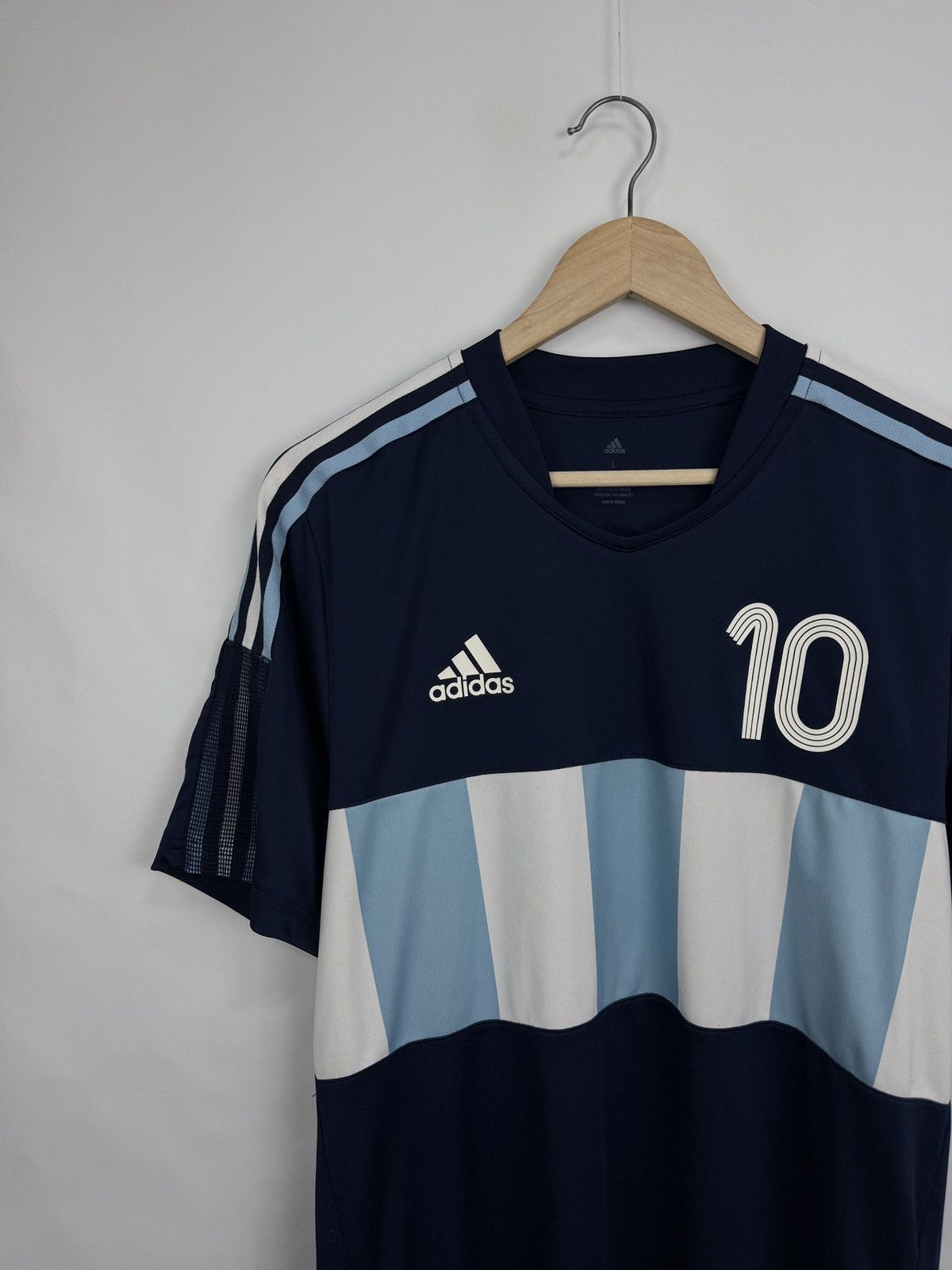 Adidas 🇦🇷 2022 Adidas Messi #10 Argentina Training Football Jersey Size US L / EU 52-54 / 3 - 4 Thumbnail