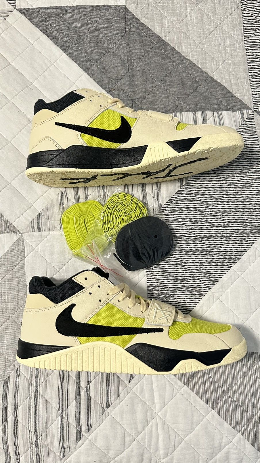 Travis Scott Jordan Jumpman Jack TR Travis Scott Bright Cactus Size 13 Size US 13 / EU 46 - 2 Thumbnail
