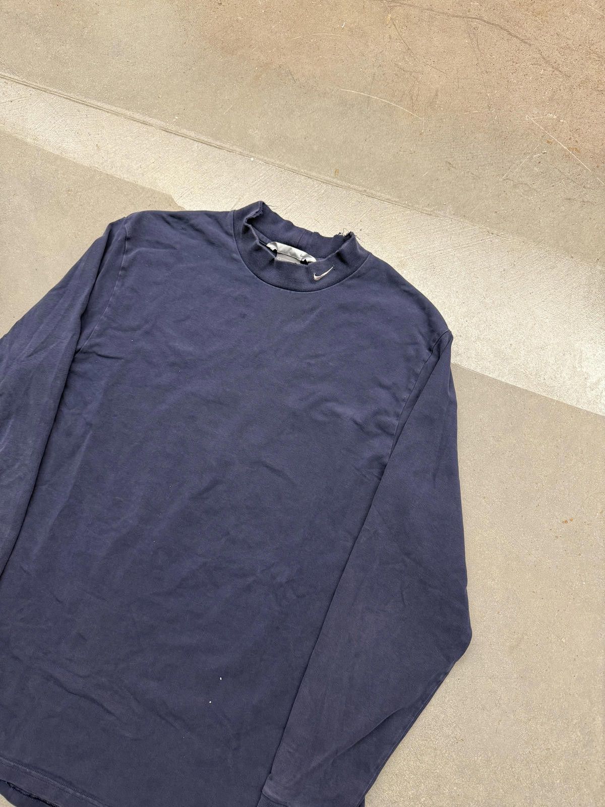 Nike Vintage Y2K Nike Mock Neck Faded Long-Sleeve Shirt Size US L / EU 52-54 / 3 - 2 Thumbnail