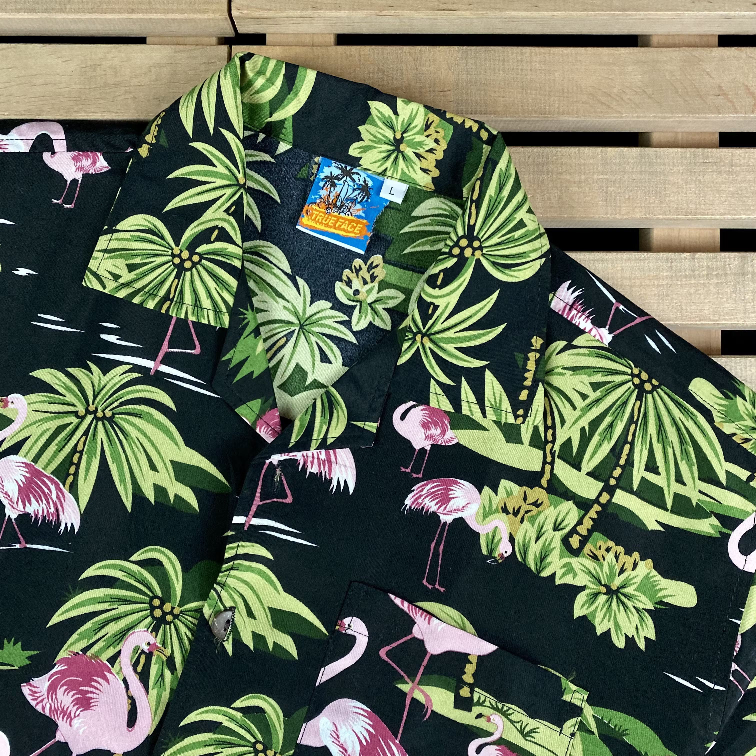 Vintage Men’s Crazy Hawaiian Shirt Short Sleeve True Face Size L Size US L / EU 52-54 / 3 - 2 Thumbnail