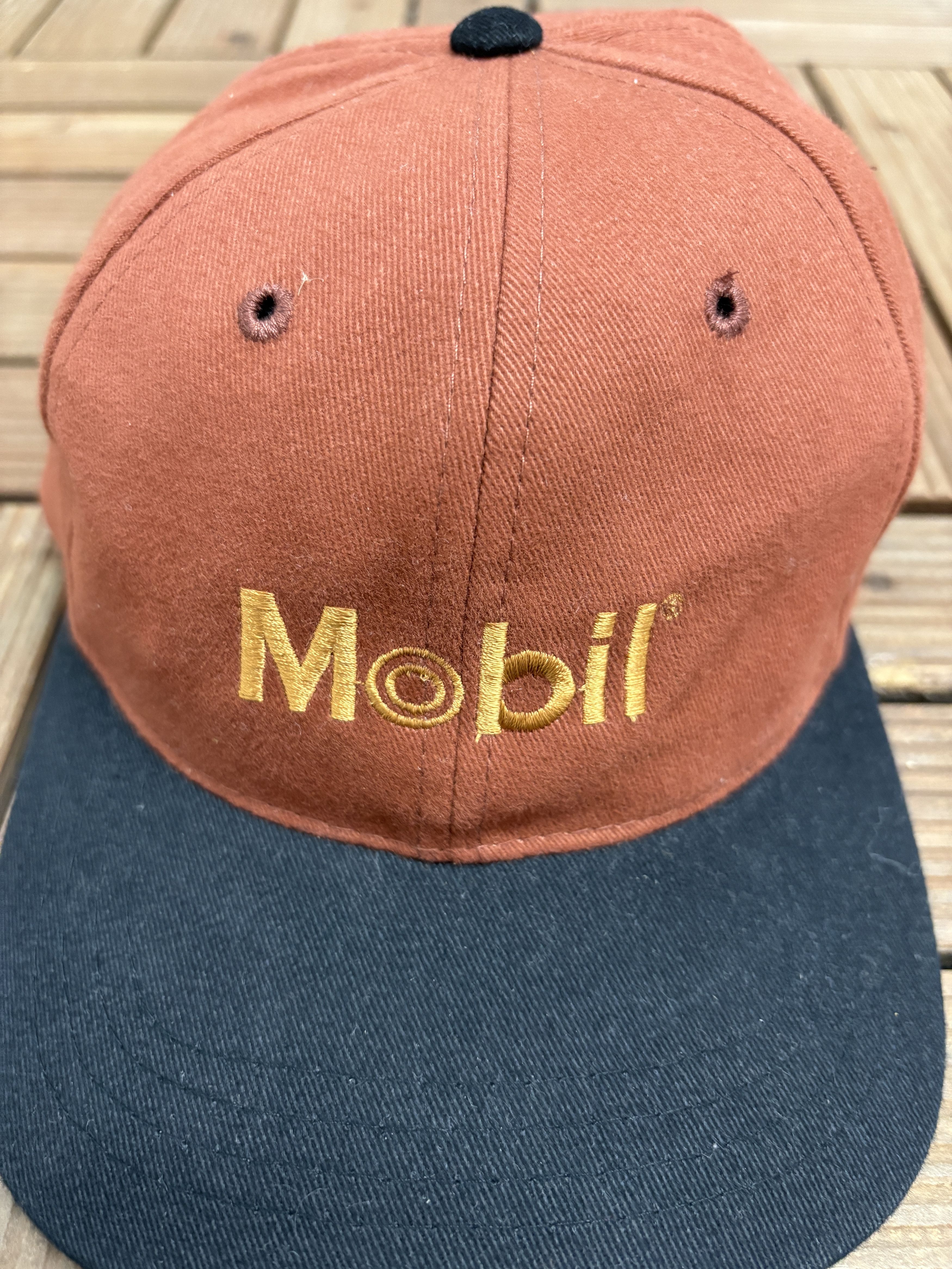 Vintage Mobil Embroidered Vintage Red Metal Clasp Hat Cap Size ONE SIZE - 3 Thumbnail