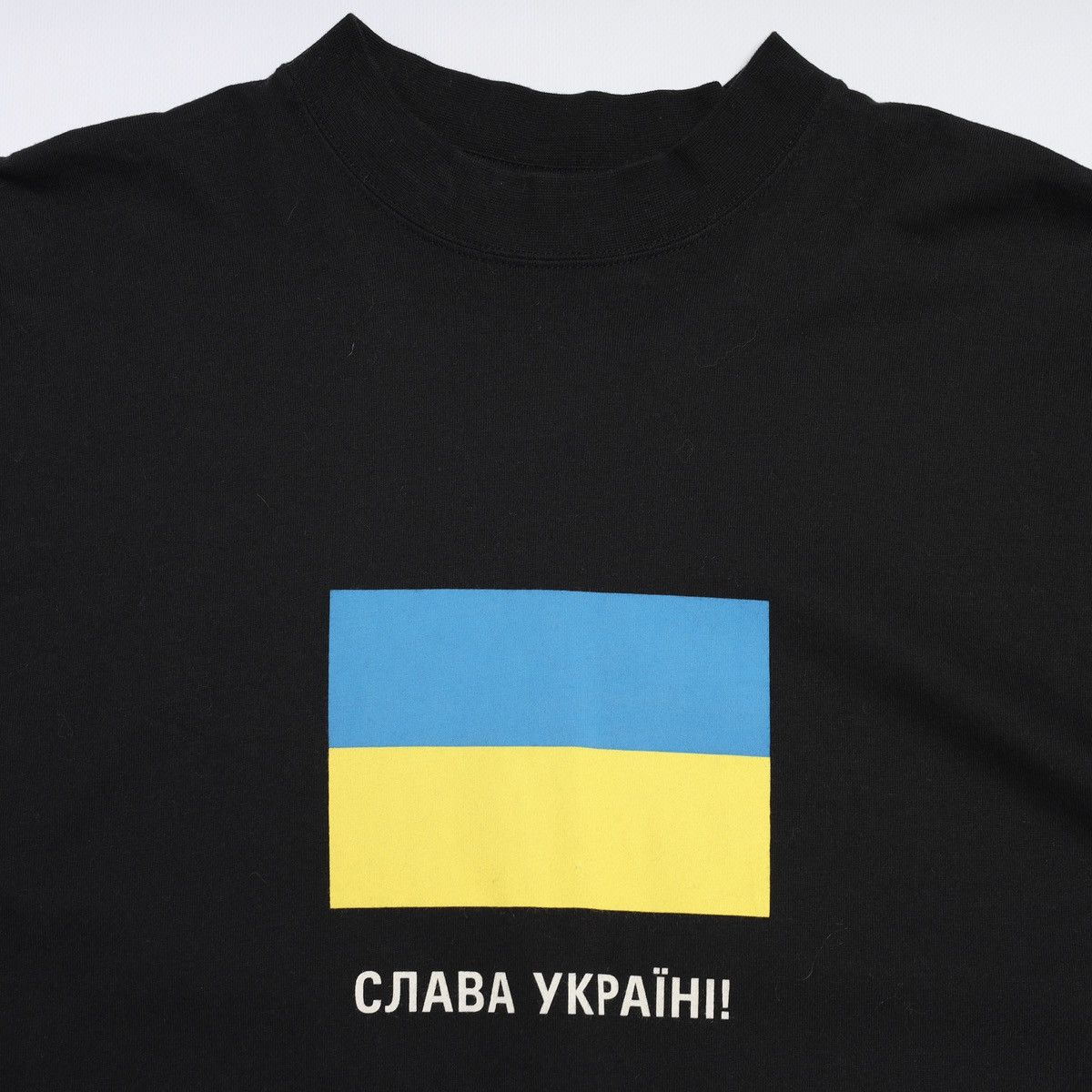 Balenciaga Balenciaga Limited Edition Ukraine Long Sleeve Sweatshirt 22 Size US M / EU 48-50 / 2 - 7 Thumbnail