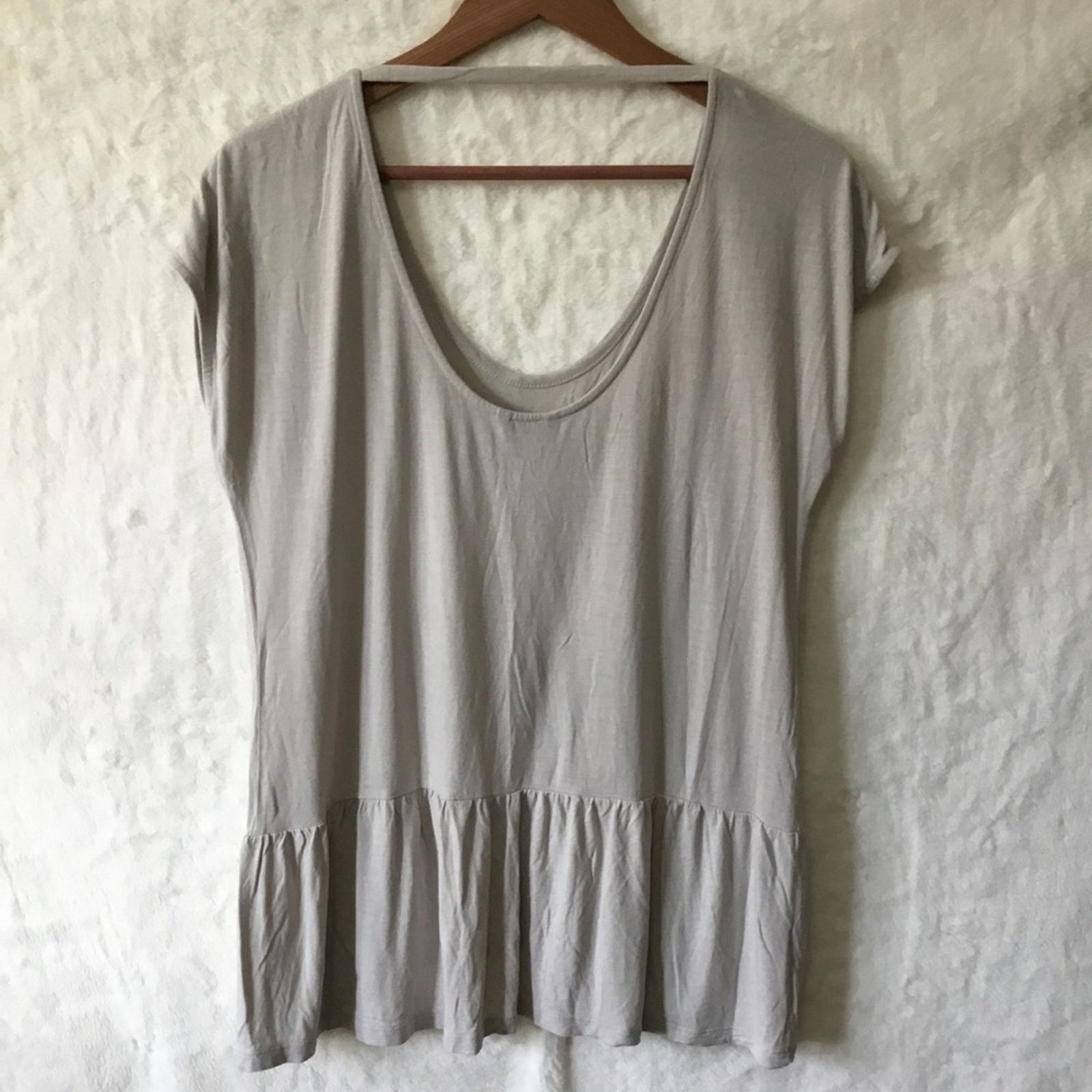Club Monaco Club Monaco Light Gray Asymmetrical Sequined Top Size S / US 4 / IT 40 - 6 Thumbnail