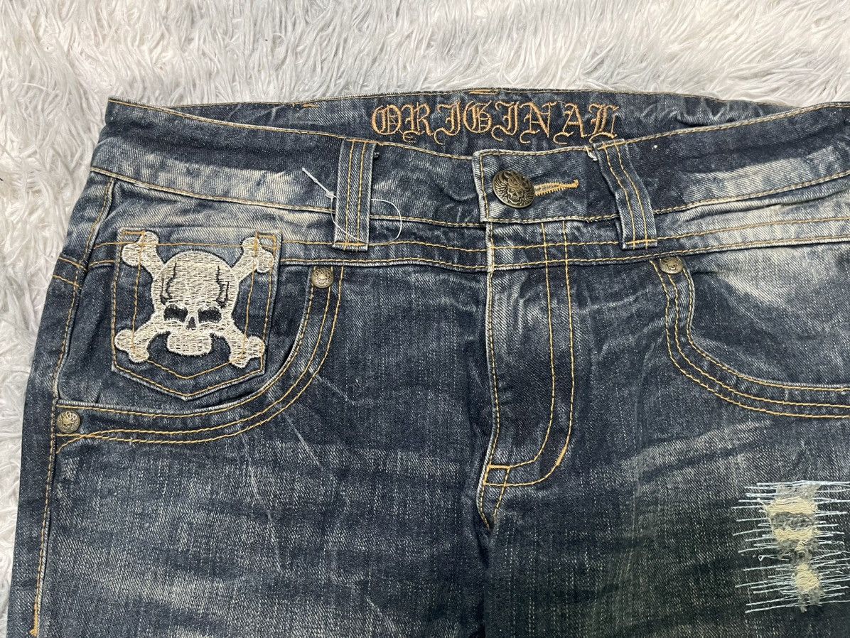 20471120 2000s JAPANESE-BRAND FLARE EMBROIDERED SKULL JEANS Size US 33 - 6 Thumbnail