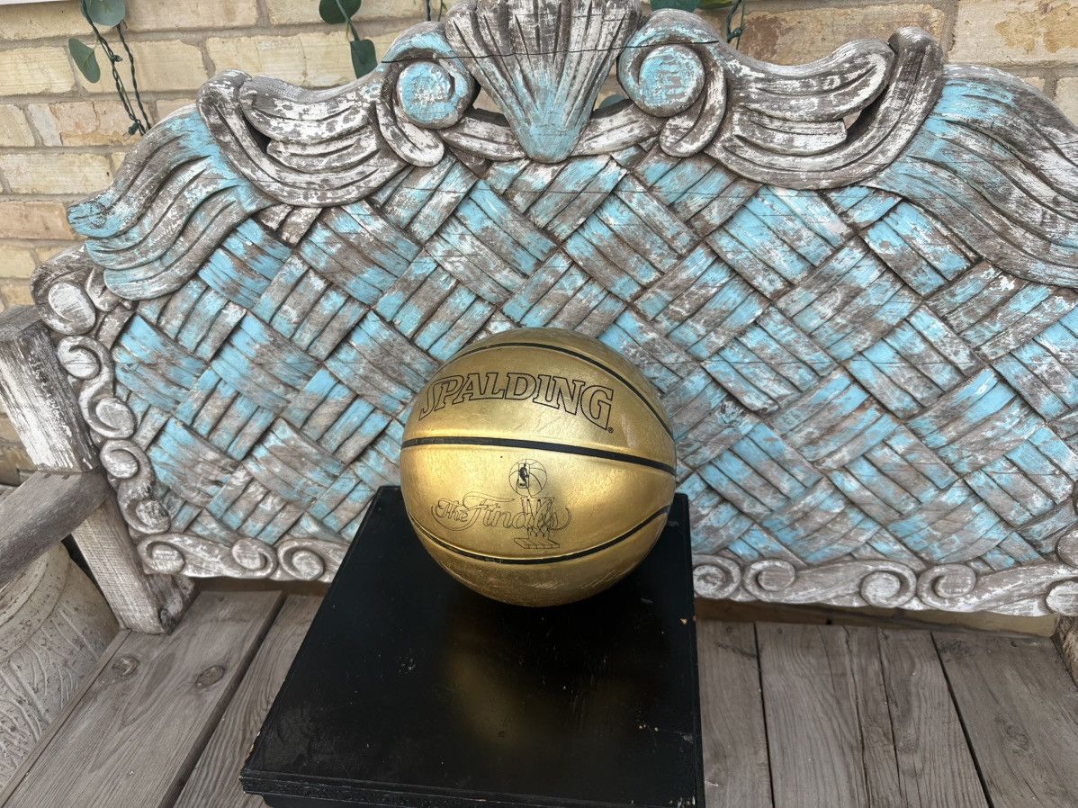 Spalding Rare 2005 Spalding NBA Gold Trophy Ball Official 29.5” Ball Size ONE SIZE - 3 Thumbnail