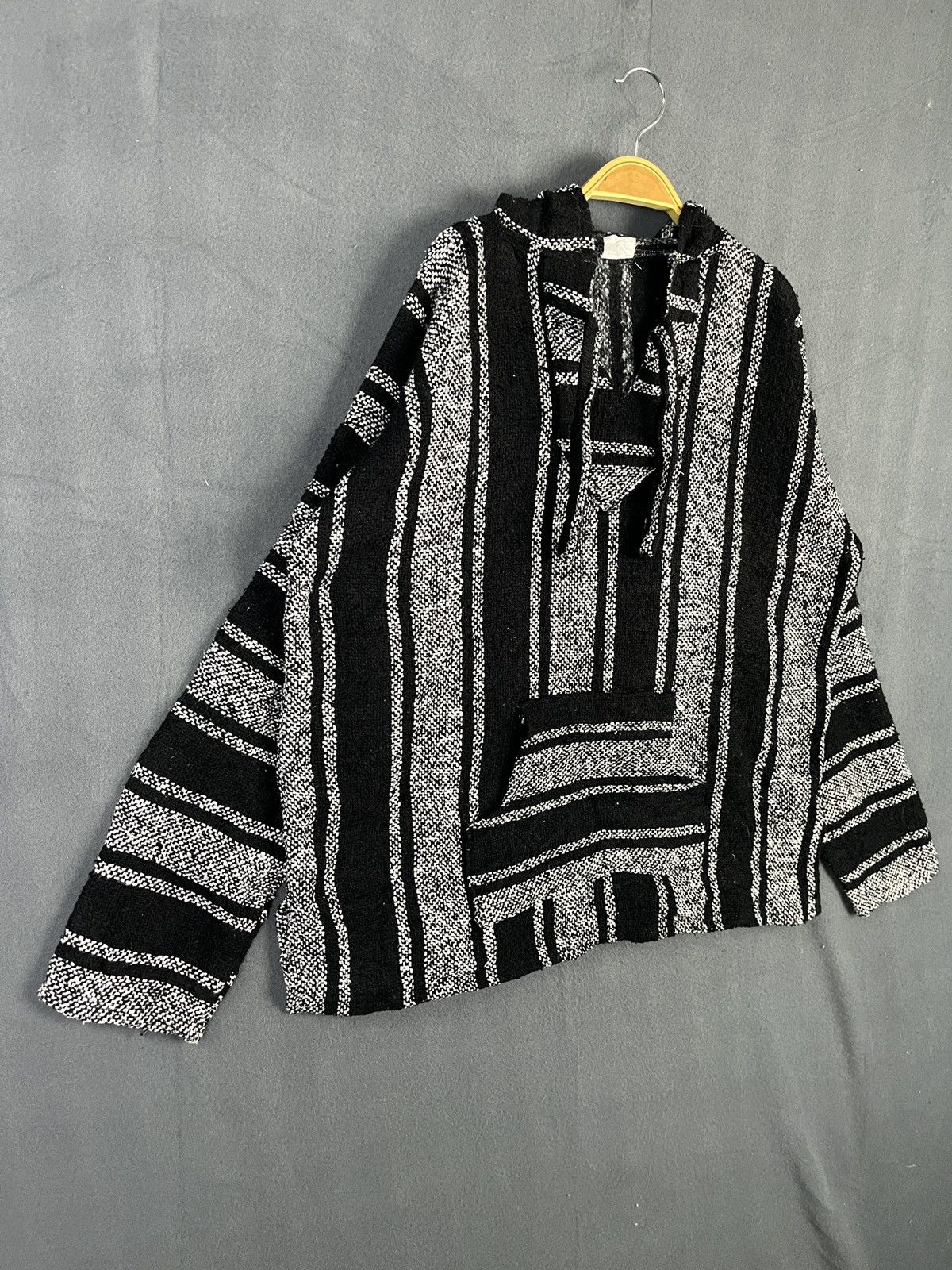 Mexican Threads × Vintage Rare Vintage Artesanias F.R. Inc. Mexican Drug Rugs Hoodie Size US M / EU 48-50 / 2 - 3 Thumbnail
