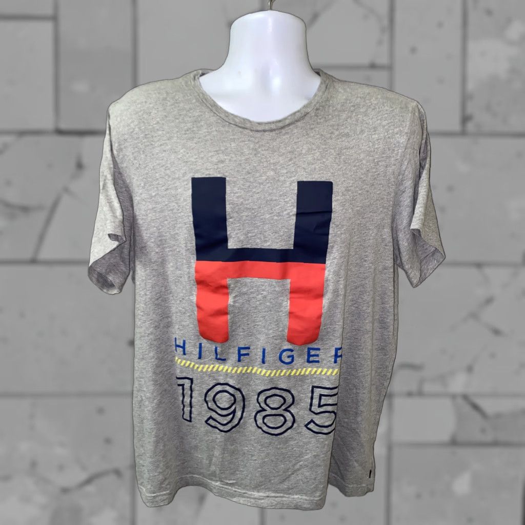 Tommy Hilfiger Tommy Hilfiger 1985 Gray Short Sleeve T-Shirt L Mens Regular Size Type T-Shirt Shirt, Cotton, Solid Size US L / EU 52-54 / 3 - 1 Thumbnail