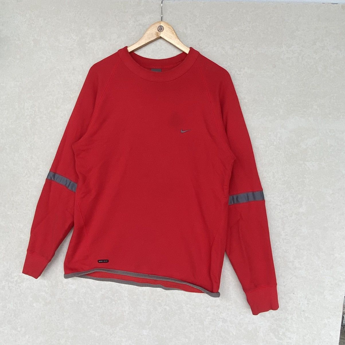 Other Vintage Nike Small Embroidered Crewneck Sweatshirt Red Size US XL / EU 56 / 4 - 2 Thumbnail