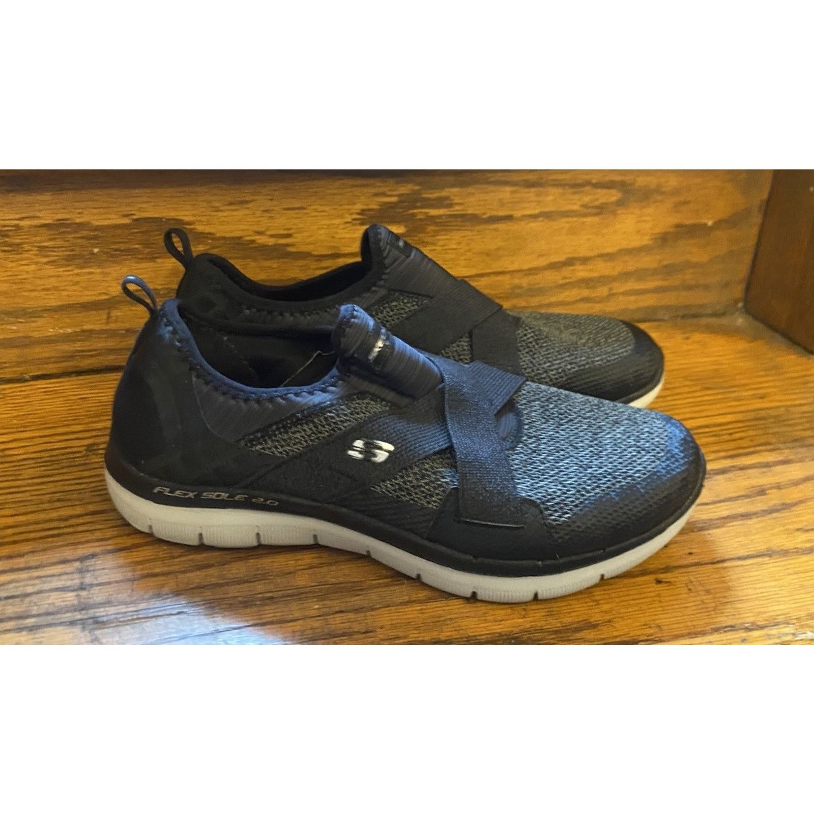 SKECHERS Skechers Women's 9 Shoes Dark Gray Black Sneakers Slip Ons Size US 9 / IT 39 - 3 Thumbnail