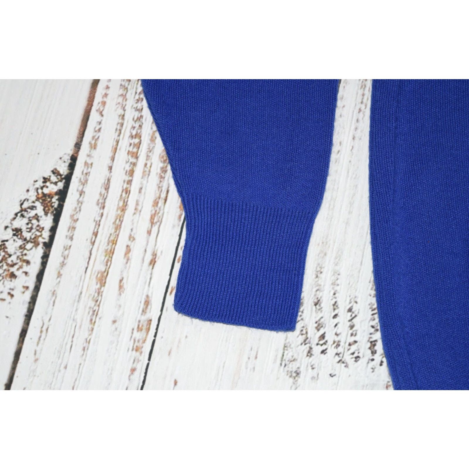 Izod VINTAGE IZOD Pullover Sweater Men's Large Royal Blue Acrylic V-Neck Knit Embroidered Classic USA Size US L / EU 52-54 / 3 - 5 Thumbnail