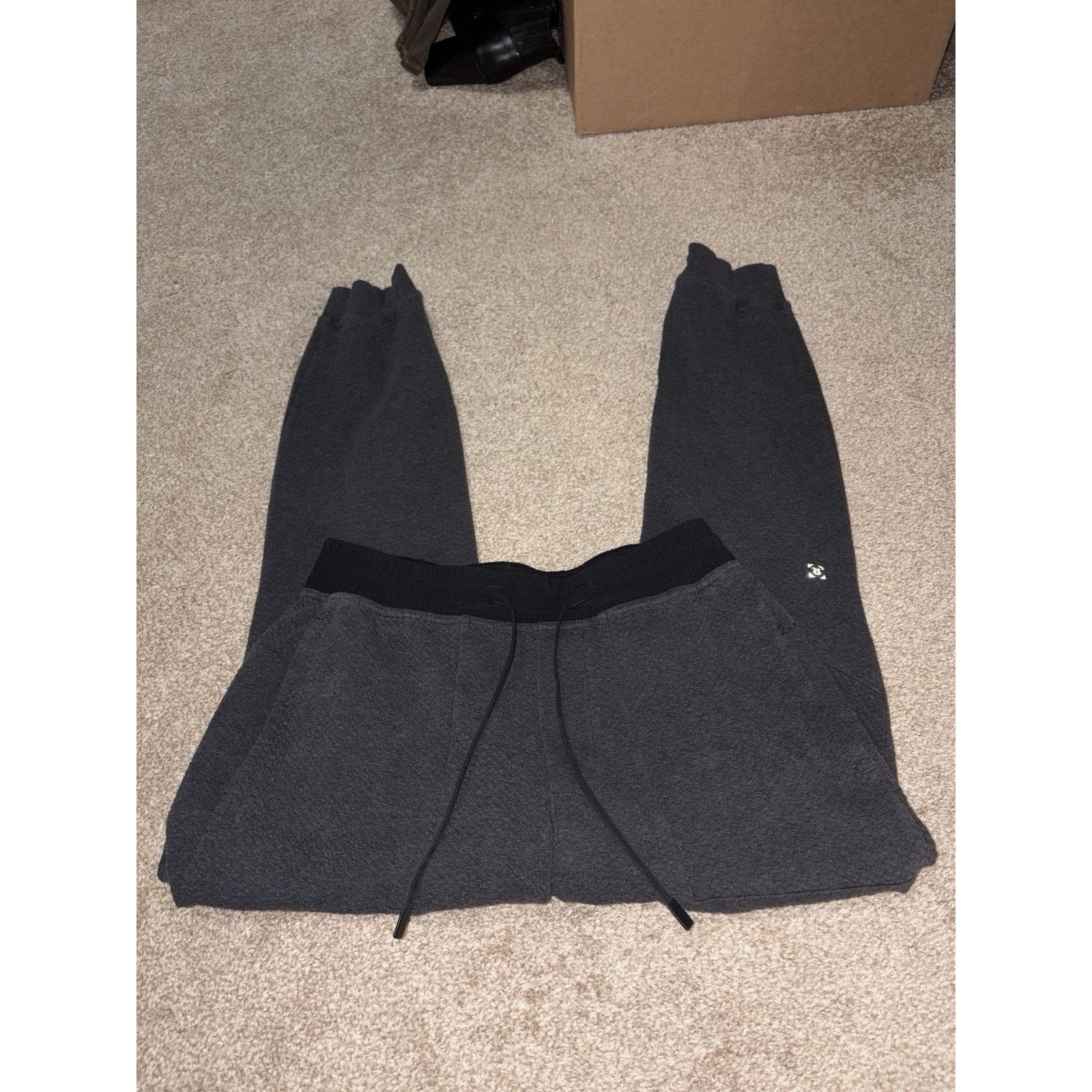 Lululemon Lululemon At Ease Textured Double Knit Joggers Mens Medium Size US 32 / EU 48 - 2 Thumbnail