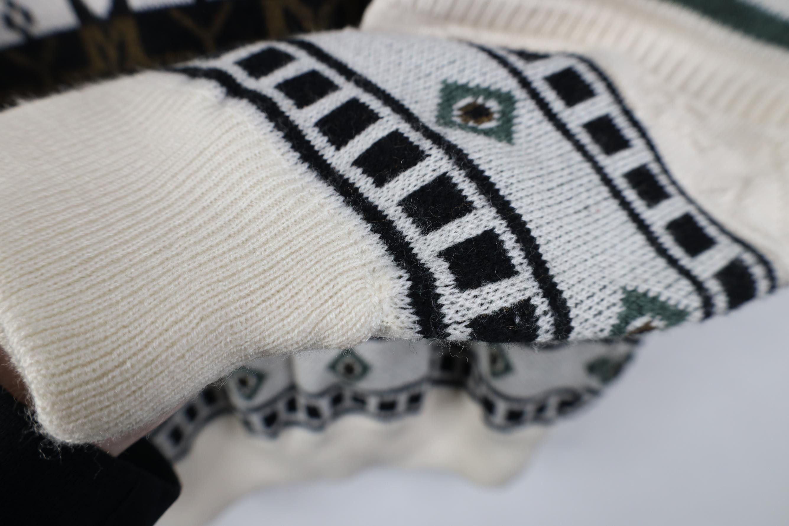 Vintage Vintage 90s Coogi Style Geometric Knit Mock Neck Sweater Size M / US 6-8 / IT 42-44 - 4 Thumbnail
