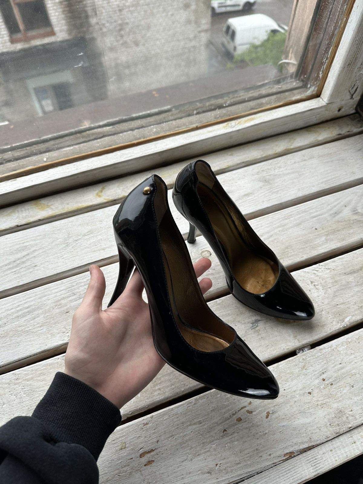 Bally LUXURY 🚨 BALLY VNTG HEELS WOMEN BLACK GOLD LUXURY RARE Size US 8 / IT 38 - 1 Thumbnail