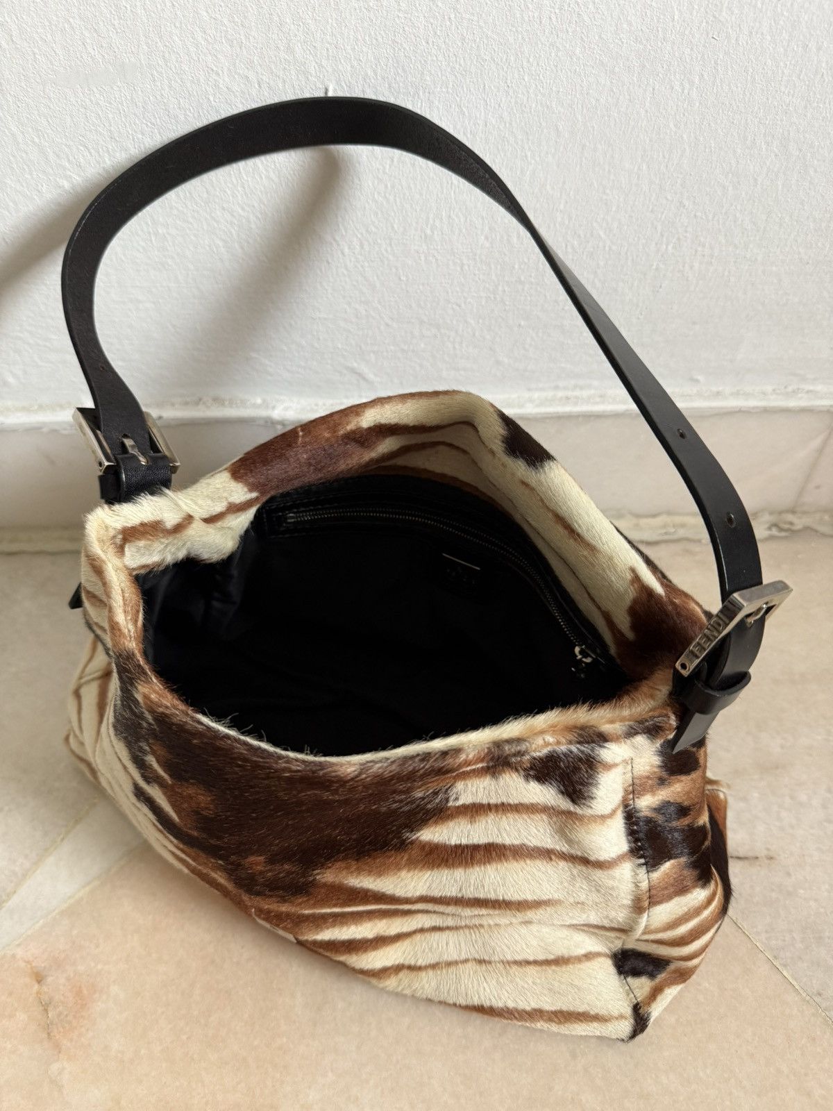 Fendi 2000s Sick Limited Edition Fendi Pony Hair Mama Baguette bag Size ONE SIZE - 11 Thumbnail