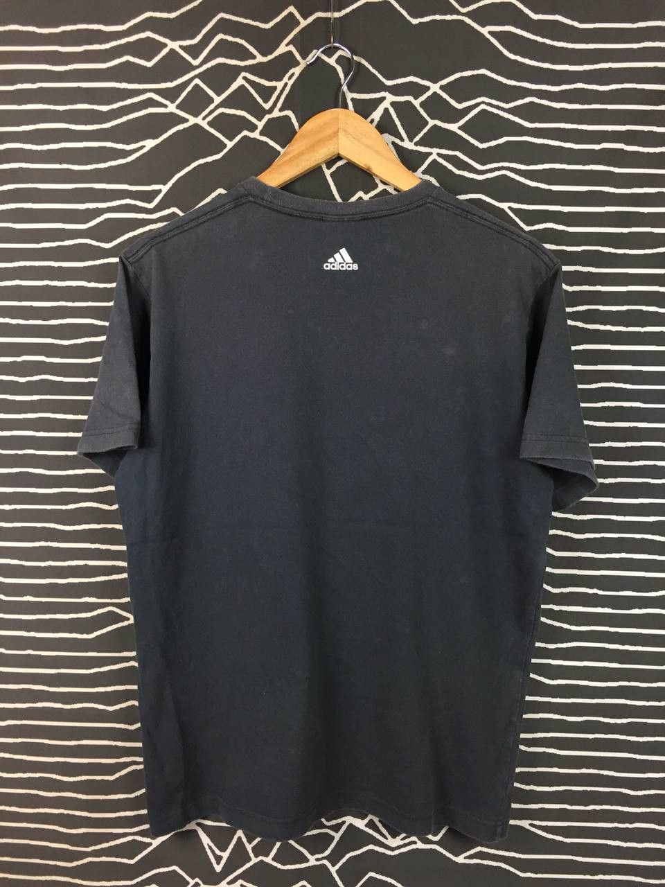 Adidas Adidas Impossible is Nothing Distressed Black Sportswear Tee Size US M / EU 48-50 / 2 - 10 Thumbnail