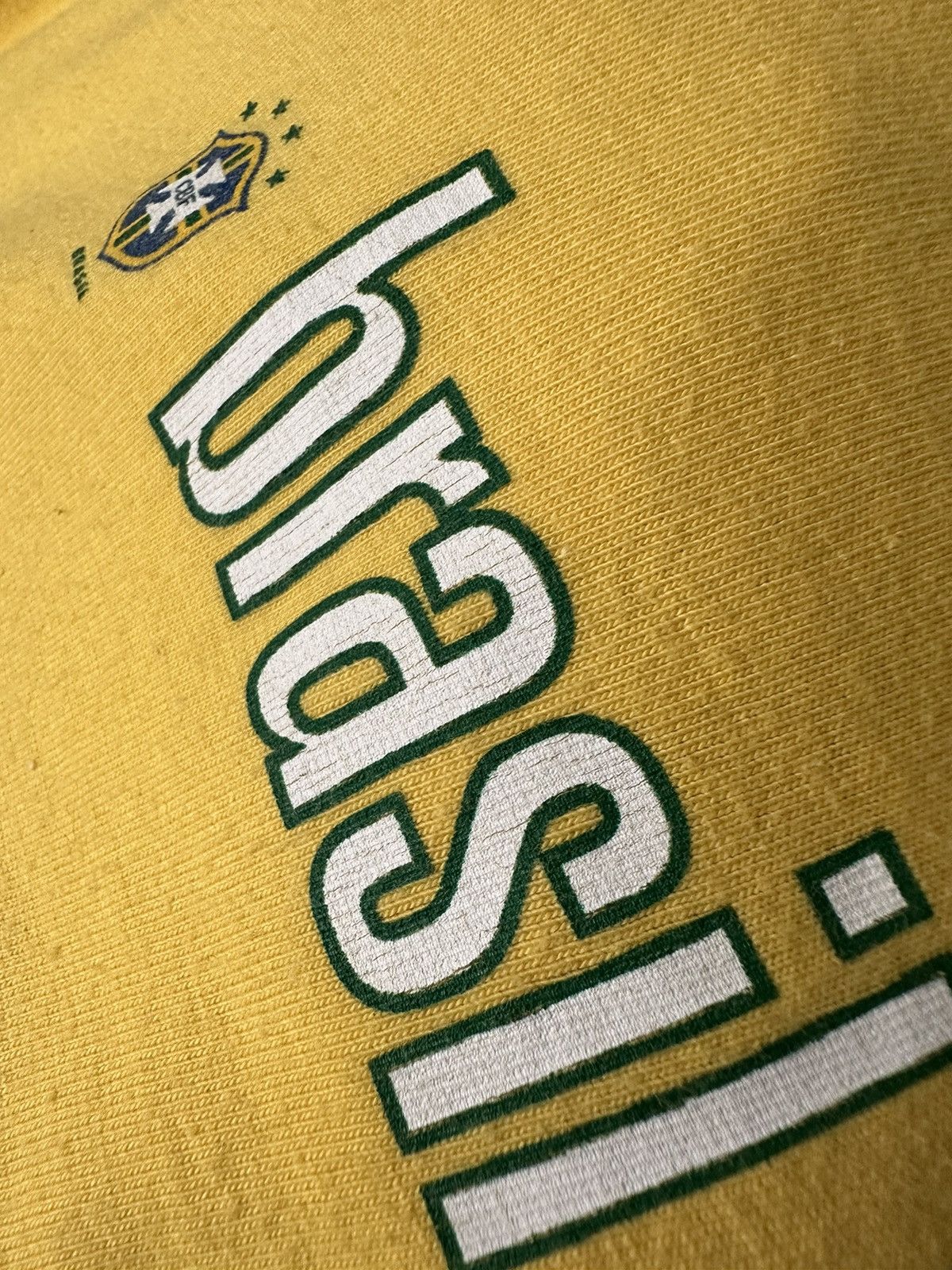 Nike Nike Vintage 90s Brazil Soccer Team Big logo T shirt hype y2 Size US M / EU 48-50 / 2 - 8 Thumbnail