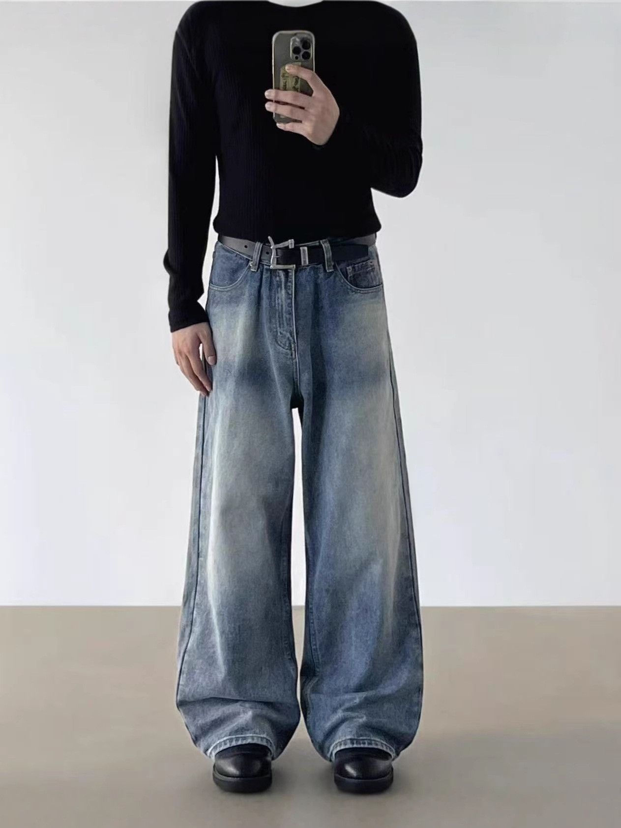 Vintage American men's loose baggy wide-leg cleanfit vintage jeans Size US 32 / EU 48 - 2 Thumbnail