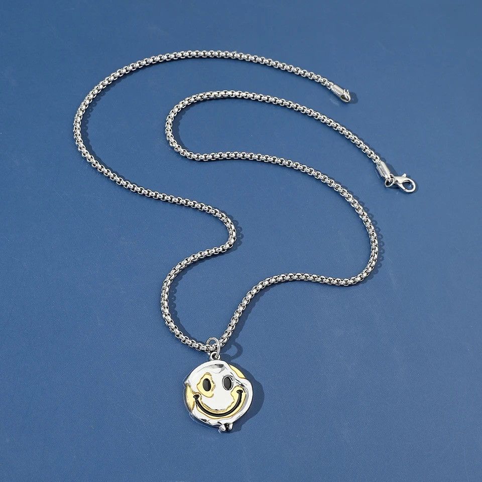 Jewelry Smile Mood Face Pendant Necklace Size ONE SIZE - 3 Thumbnail