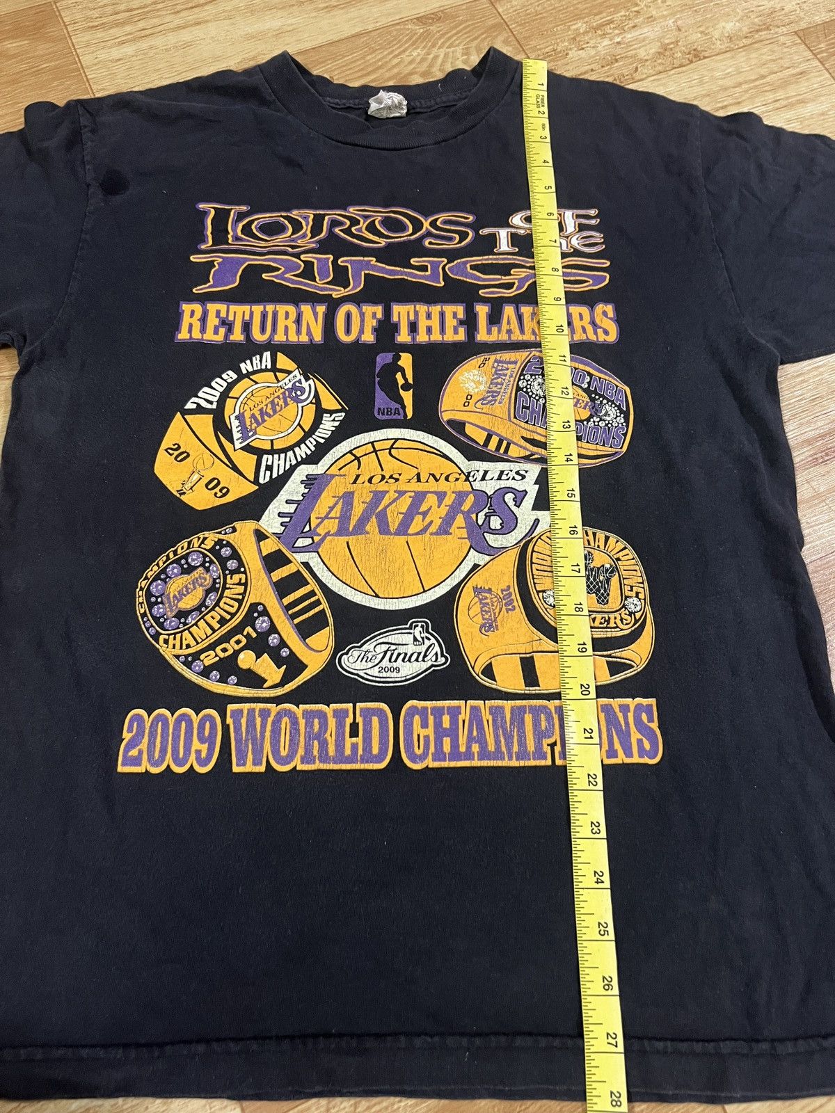 NBA VINTAGE Y2K LA LAKERS LORD OF THE RINGS WORLD CHAMPIONS 2009 Size US M / EU 48-50 / 2 - 17 Thumbnail
