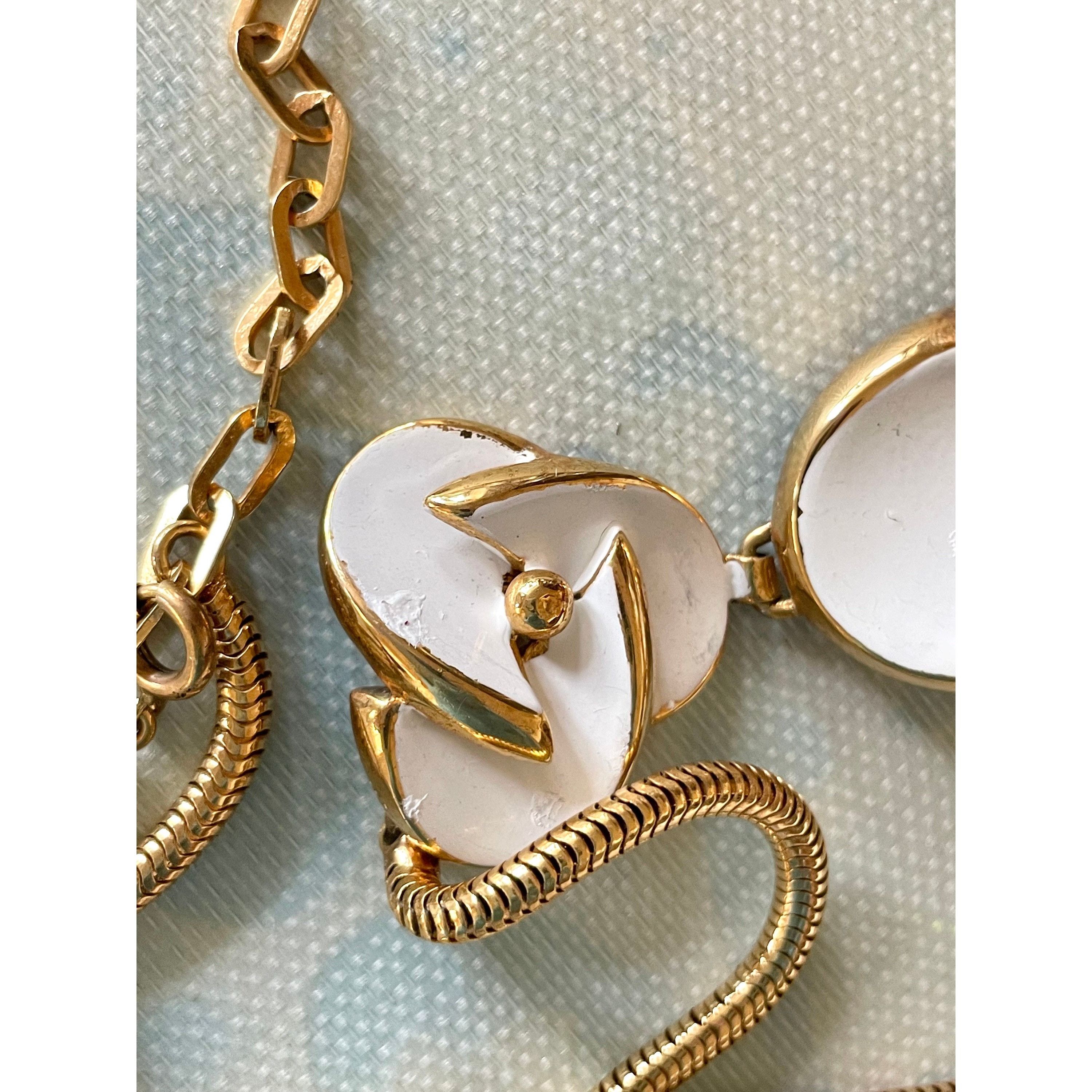 Dior Vintage Christian Dior white flower charm necklace. Size ONE SIZE - 4 Thumbnail