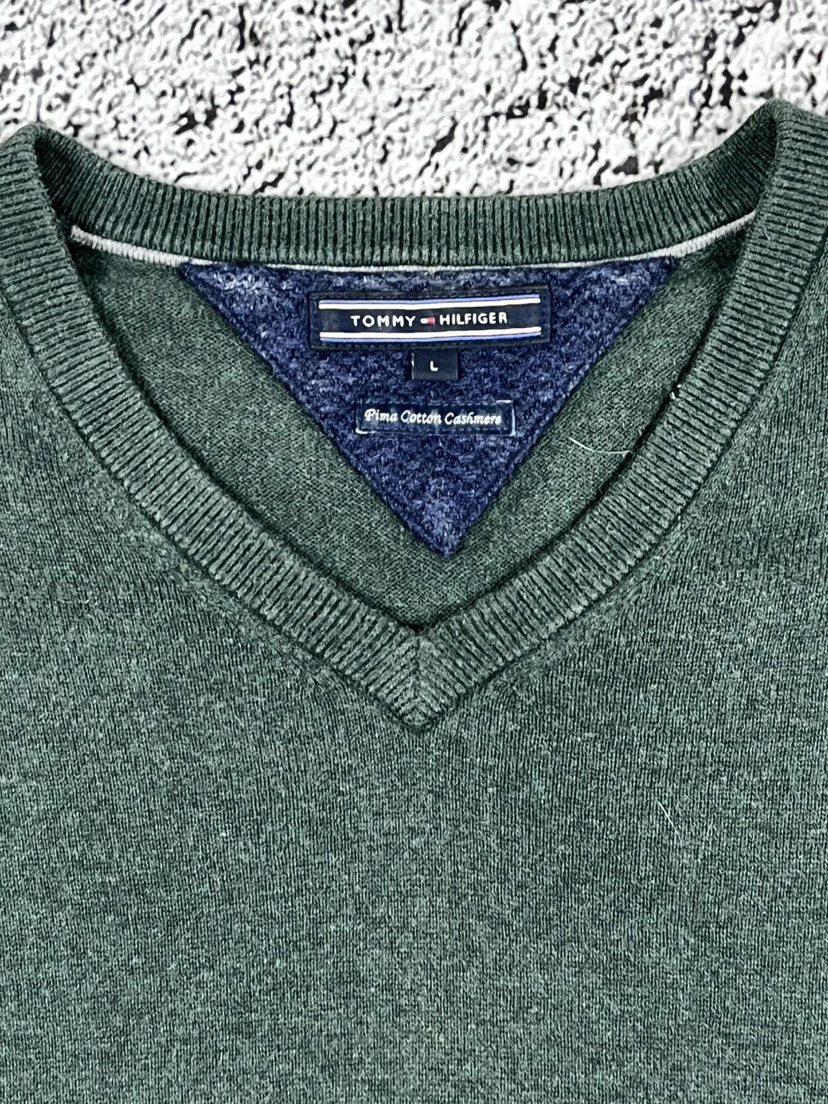 Tommy Hilfiger Vintage Y2K Tommy Hilfiger old money cashmere sweater size L Size US L / EU 52-54 / 3 - 5 Thumbnail