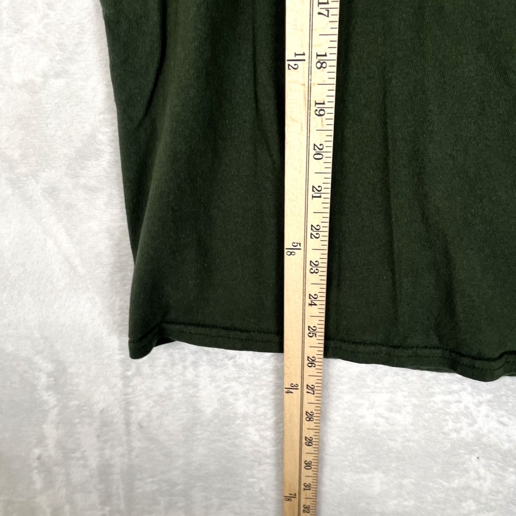 Vintage Vintage Santa Cruz Skateboard Tee Size Medium Green Roses Logo Y2K Size US M / EU 48-50 / 2 - 6 Thumbnail