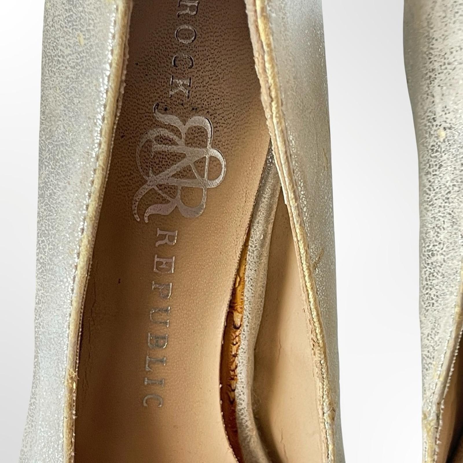 Rock & Republic Rock & Republic Silver Metallic Pointed Toe Stilettos in 8.5 Size US 8.5 / IT 38.5 - 4 Thumbnail