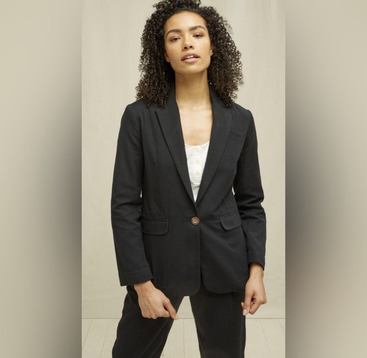 St. John St. John Wool Black and Gold Blazer Jacket Size 4 $1,495 Size S / US 4 / IT 40 - 1 Thumbnail