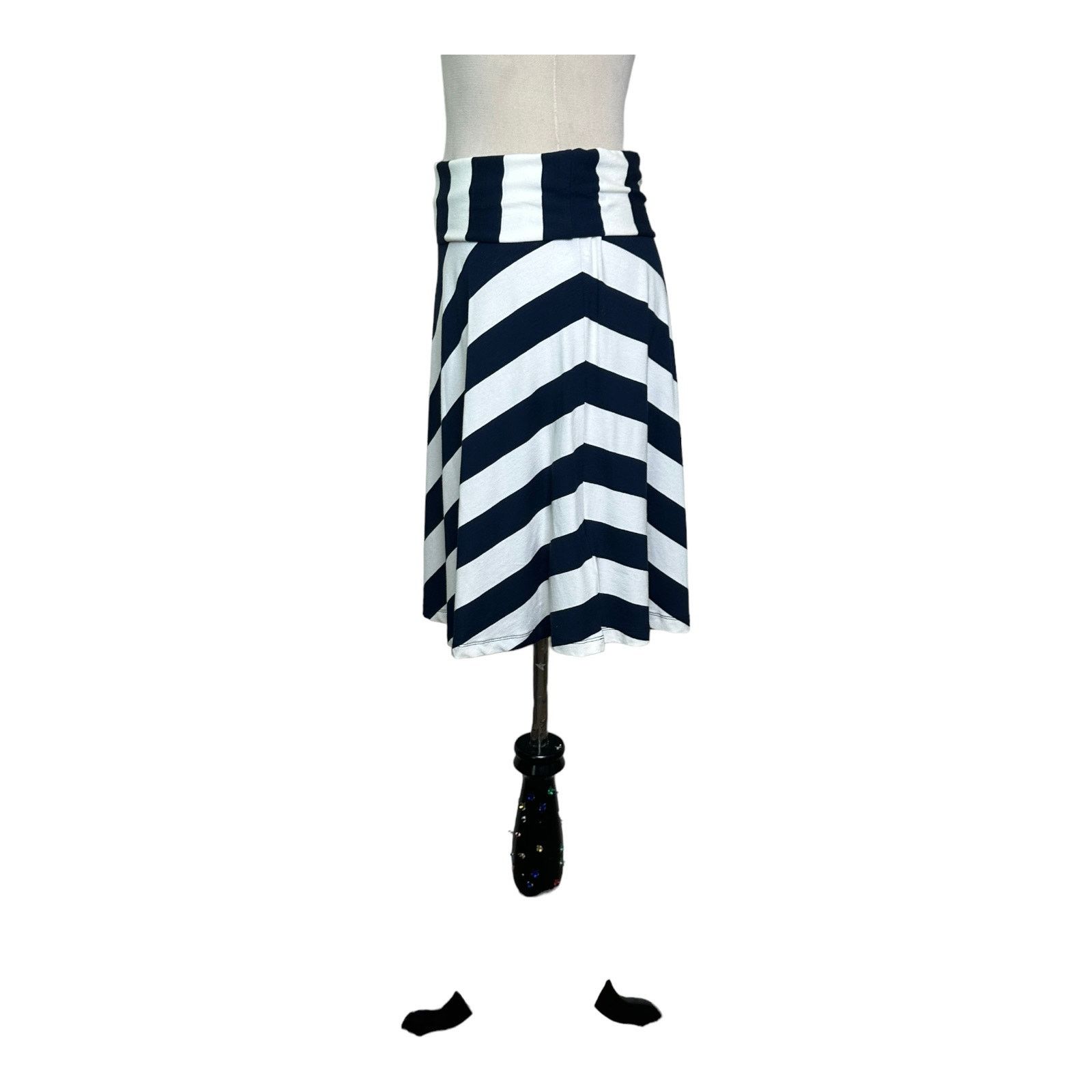 Gap Gap striped pull on nautical mini skirt size XS Size 28" / US 6 / IT 42 - 12 Thumbnail