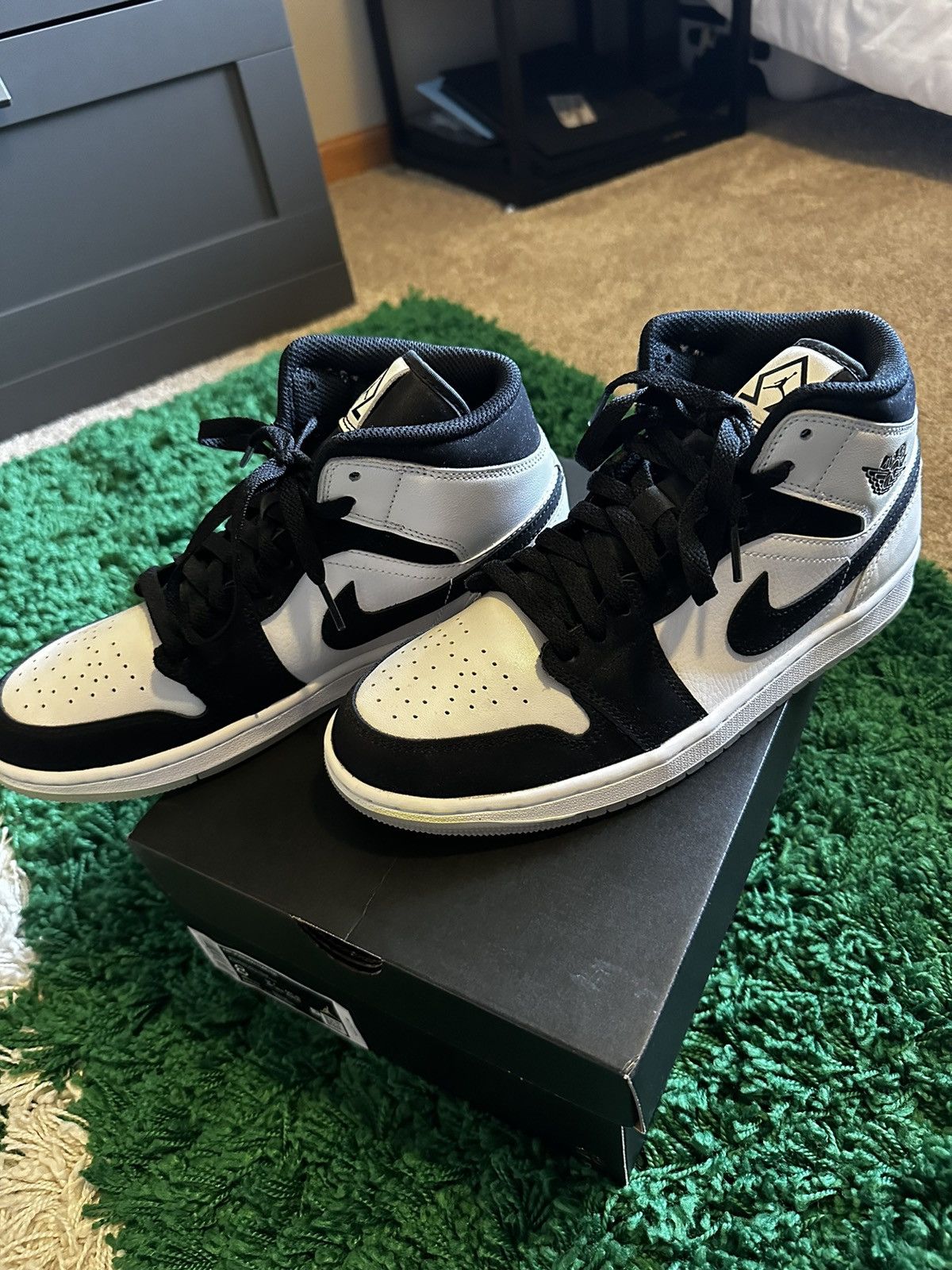 image of Jordan Nike Air Jordan 1 Mid Se ‘Diamond’ Shoes in Black, Men's (Size 8)