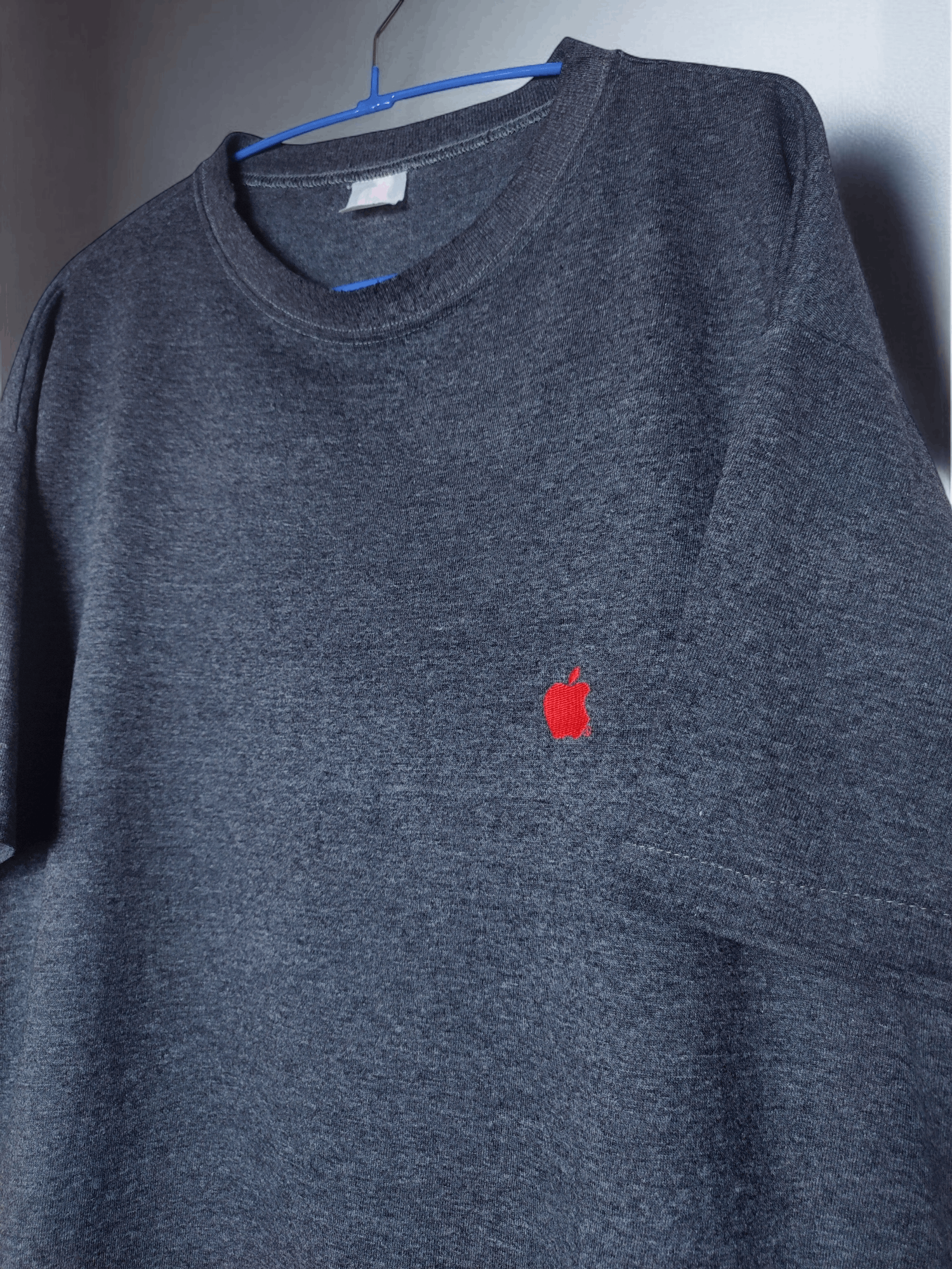 Apple Apple Big Logo Embroidered vintage 80's Merch T shirt Size US XL / EU 56 / 4 - 1 Thumbnail