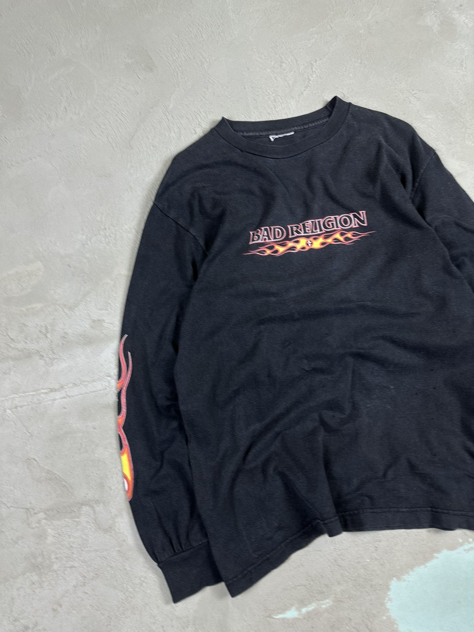 Band Tees 2000s Vintage Bad Religion Flame Rock Band Y2k T-shirt Size US XL / EU 56 / 4 - 3 Thumbnail