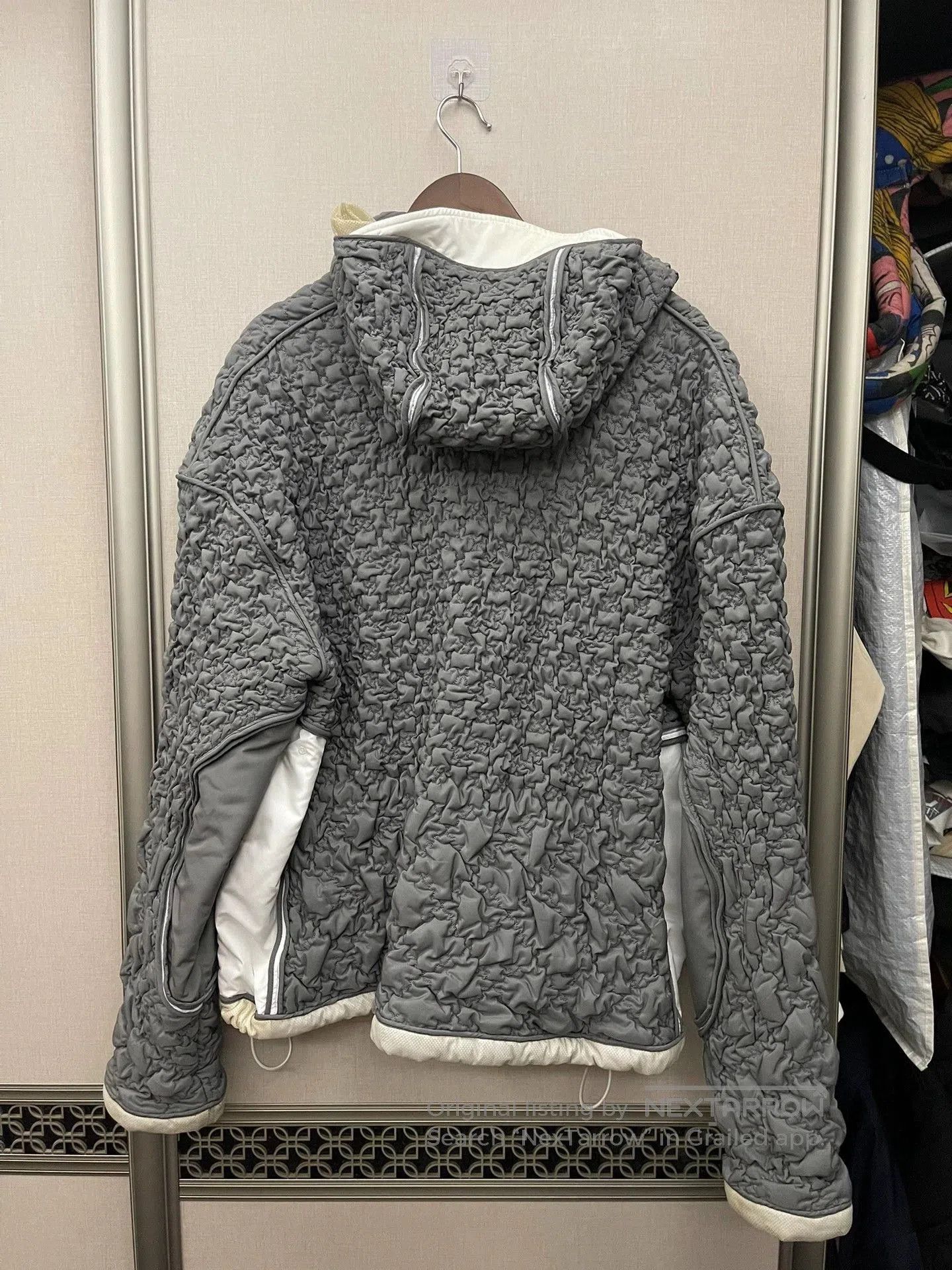Kusikohc Gray Textured Hooded Jacket with Contrast Panels. Size US XL / EU 56 / 4 - 2 Thumbnail