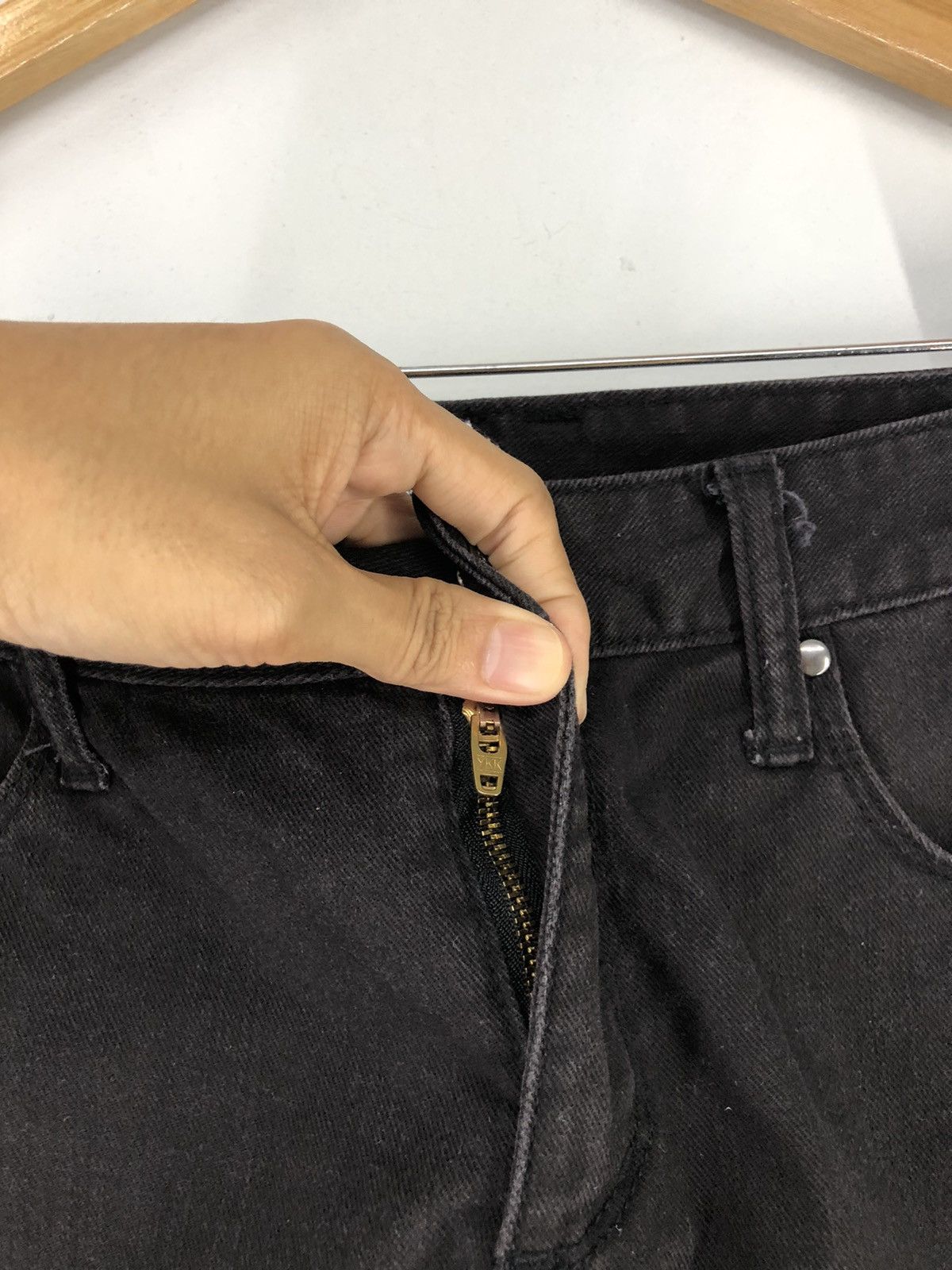 Japanese Brand Japanese Brand Root Three Distressed Black Jeans Size US 31 - 9 Thumbnail