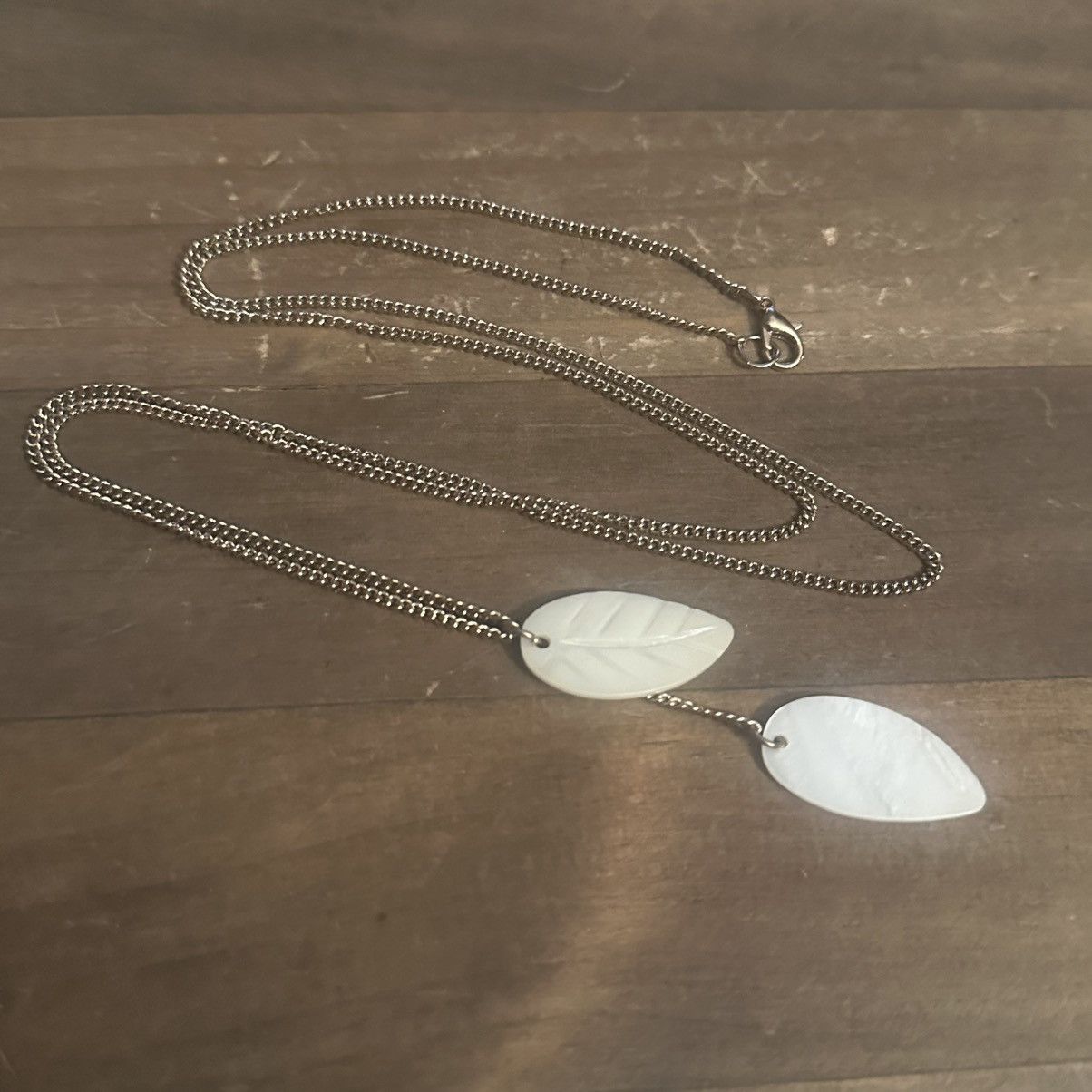 Other Gold tone mother of pearl leaves drop pendant necklace Size ONE SIZE - 3 Thumbnail