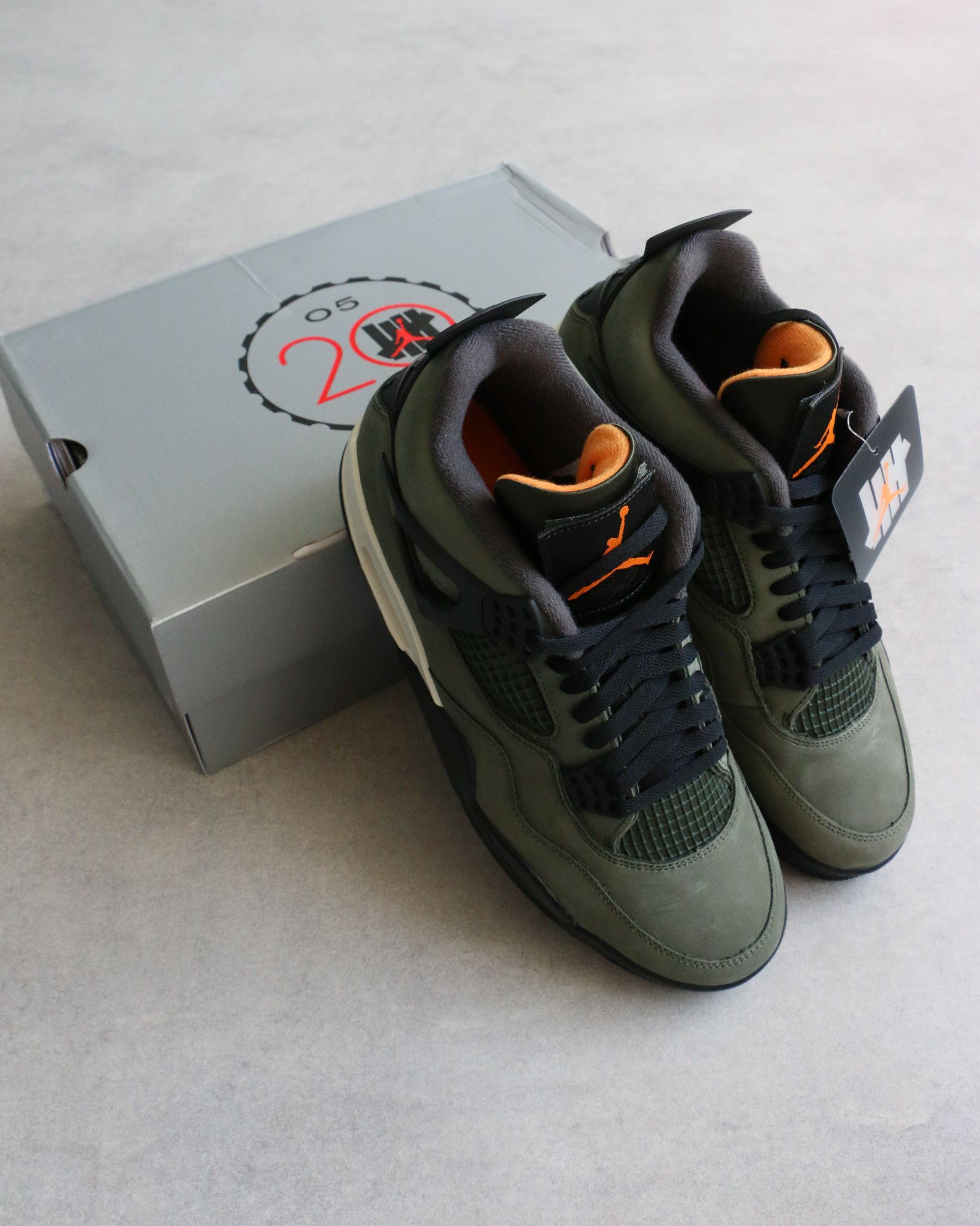 Jordan Brand × Undefeated Jordan 4 Retro OG Undefeated 2025 Size US 11 / EU 44 - 1 Thumbnail