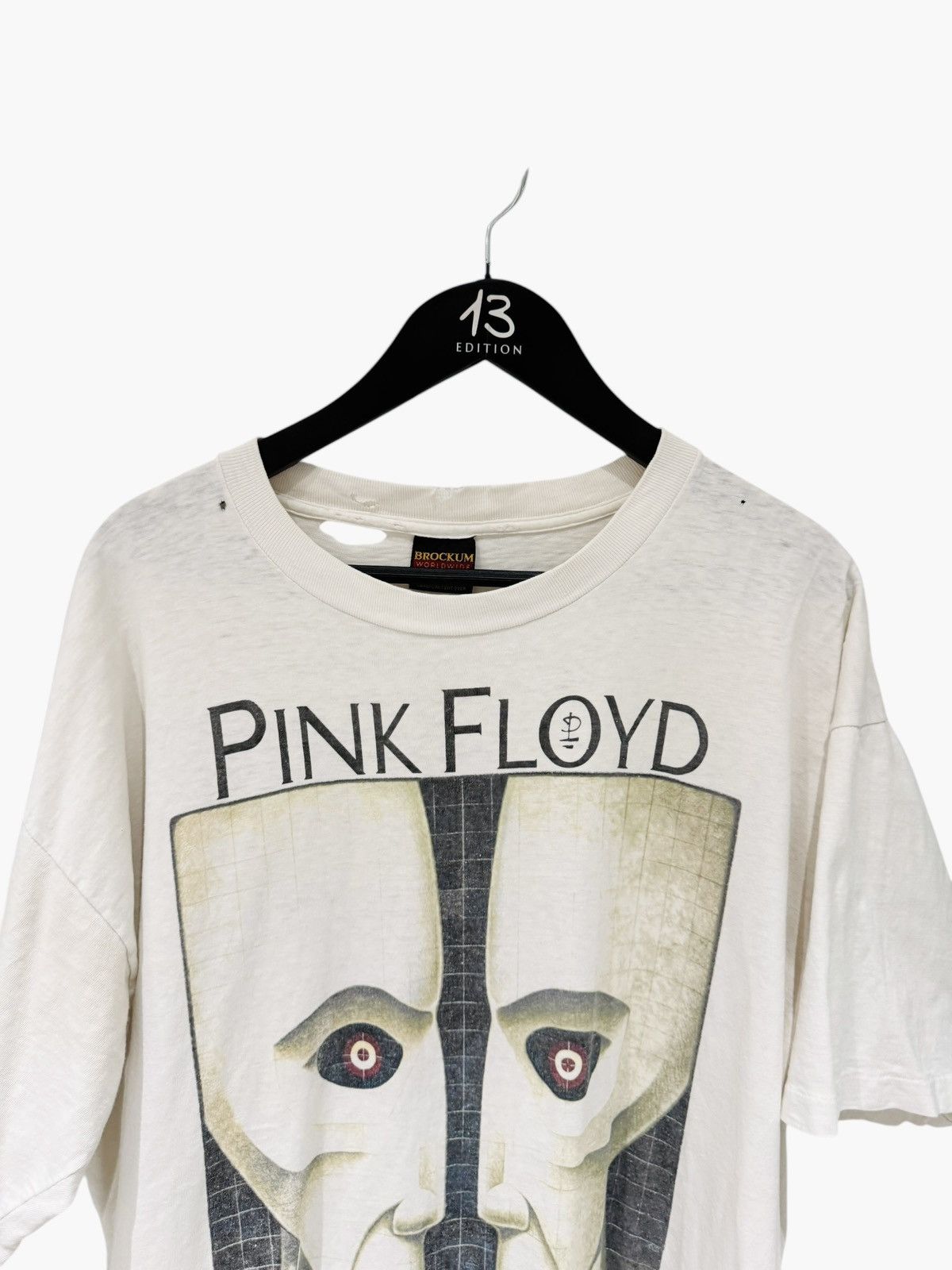 Pink Floyd 1987 Thrashed & Faded Division Bell Pink Floyd Vintage Tee Size US XXL / EU 58 / 5 - 2 Thumbnail