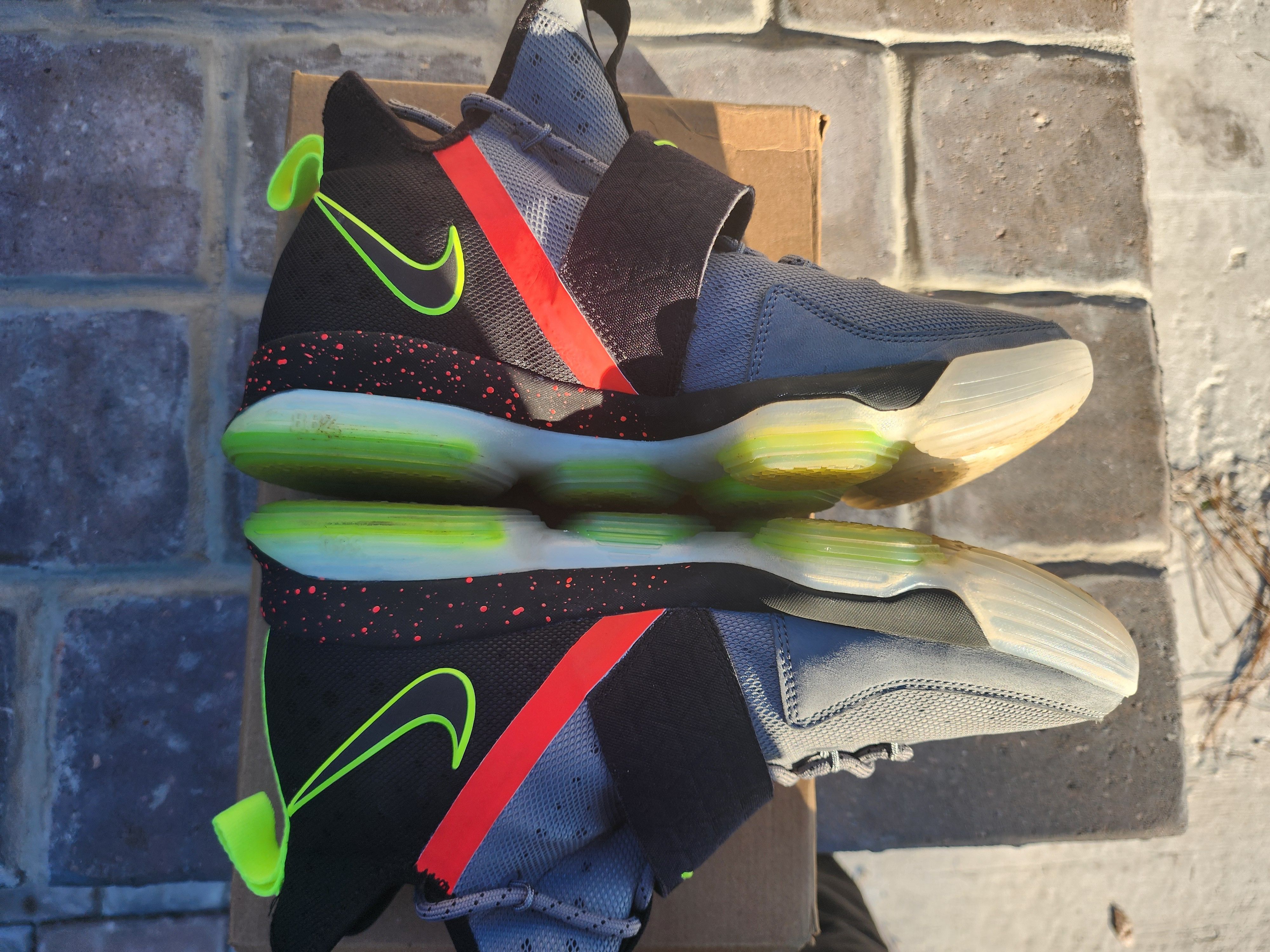 Nike Nike Lebron 14 Out Of Nowhere Size 9.5 Size US 9.5 / EU 42-43 - 2 Thumbnail