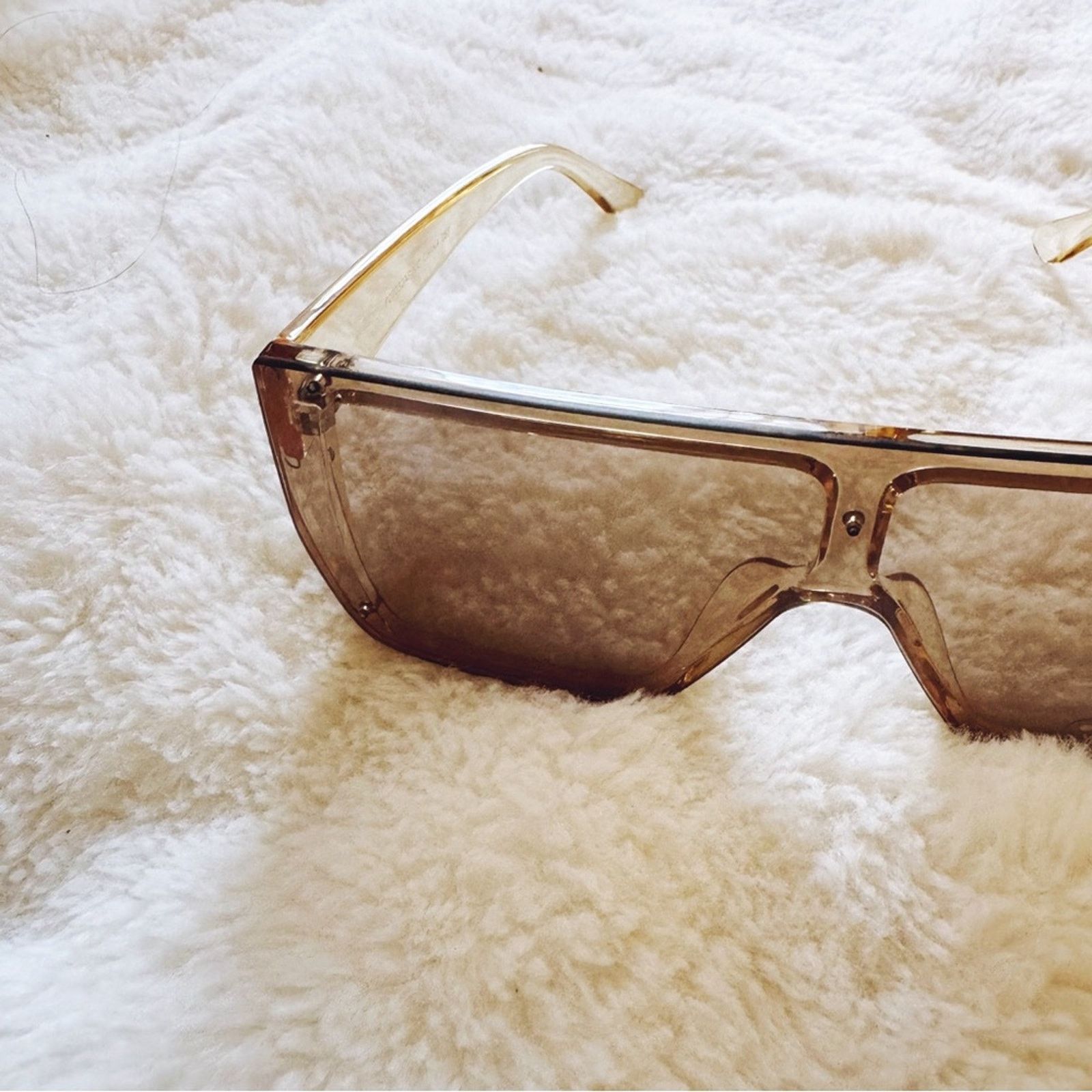 Other Greta Clear Yellow Oversized Statement Sunglasses Size ONE SIZE - 4 Thumbnail
