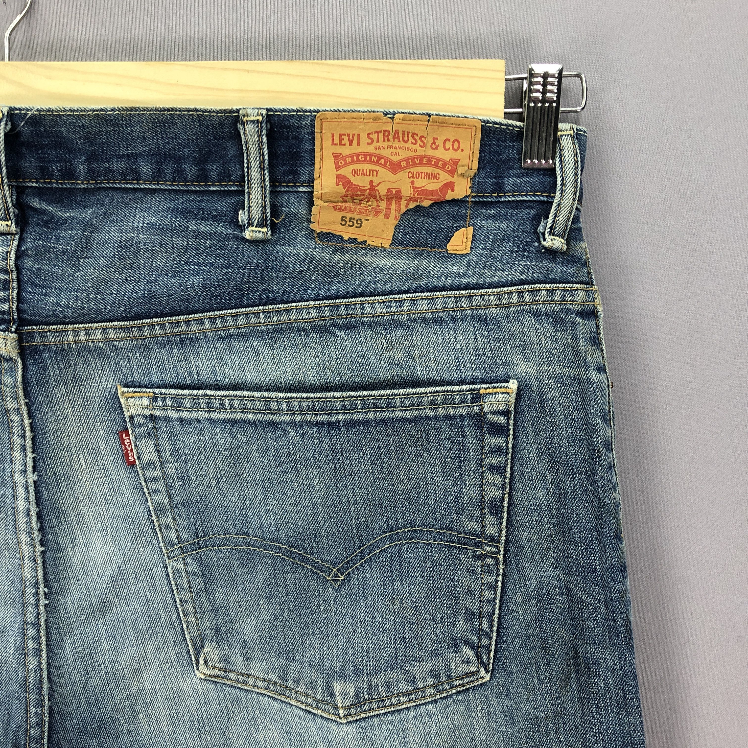 Levi's Vintage Levis 559 Baggy Faded Jeans Levi's Light Wash Denim Size US 44 / EU 60 - 5 Thumbnail