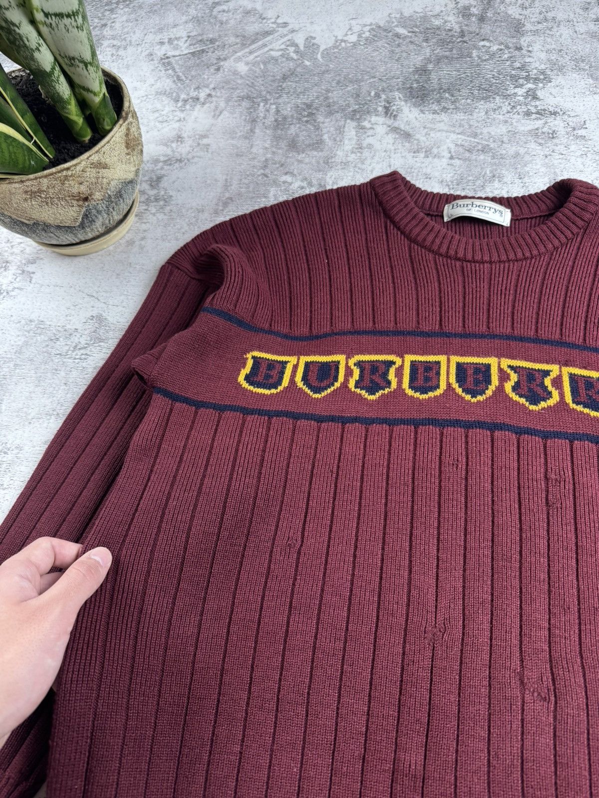 Burberry Burberrys London Vintage Men’s Large Wool Red Spellout Knited Sweater Pullover Size US L / EU 52-54 / 3 - 7 Thumbnail